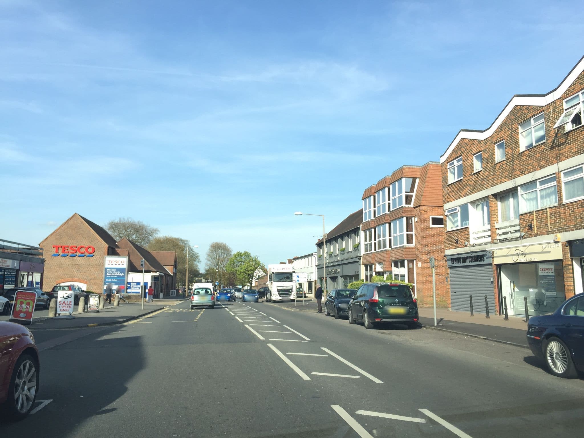Street view near Wellíngton Lodge., Epping — © essexboy (CC BY-SA · Mapillary)