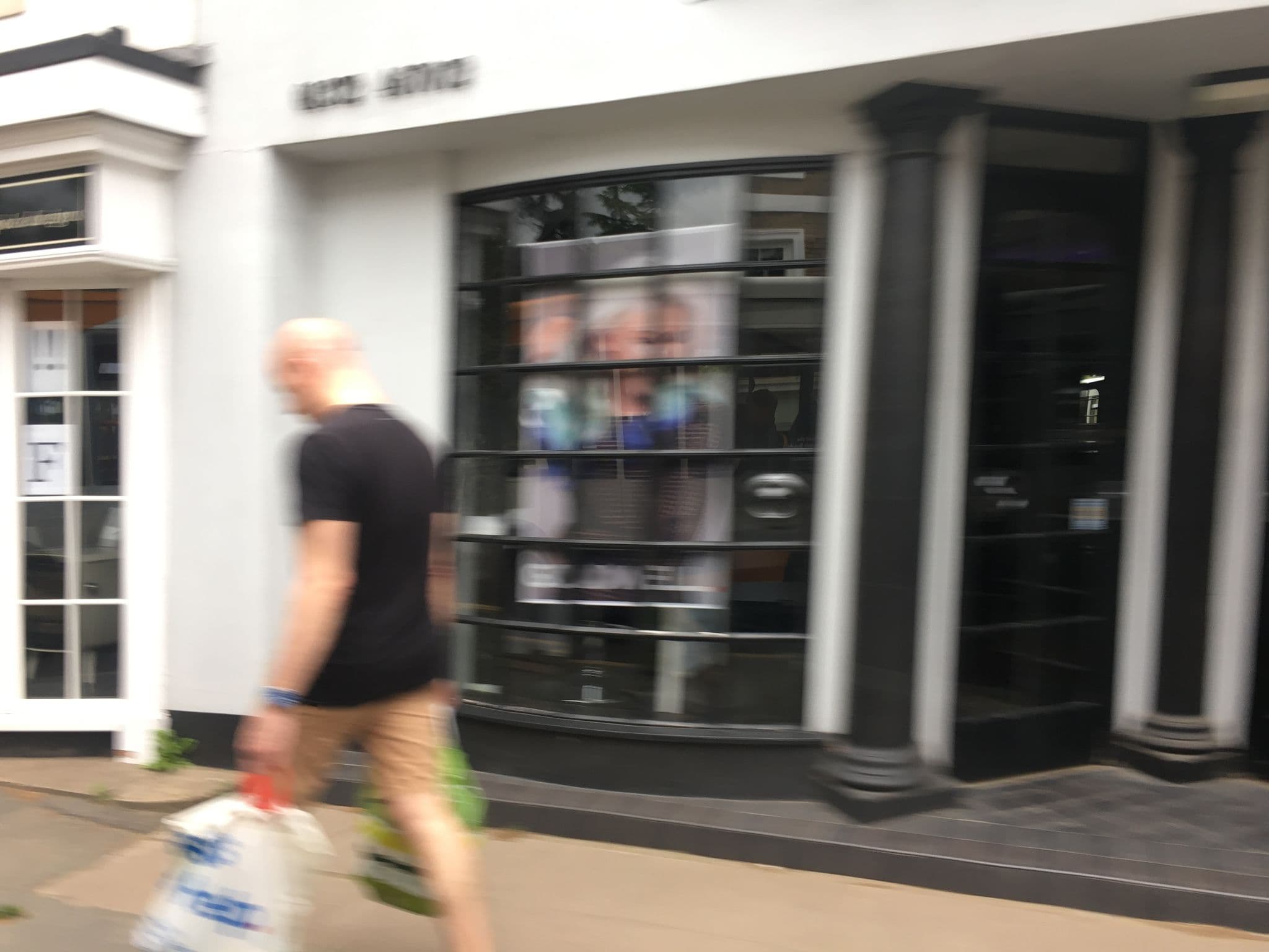 Street view near Regency House, Esher — © gness (CC BY-SA · Mapillary)