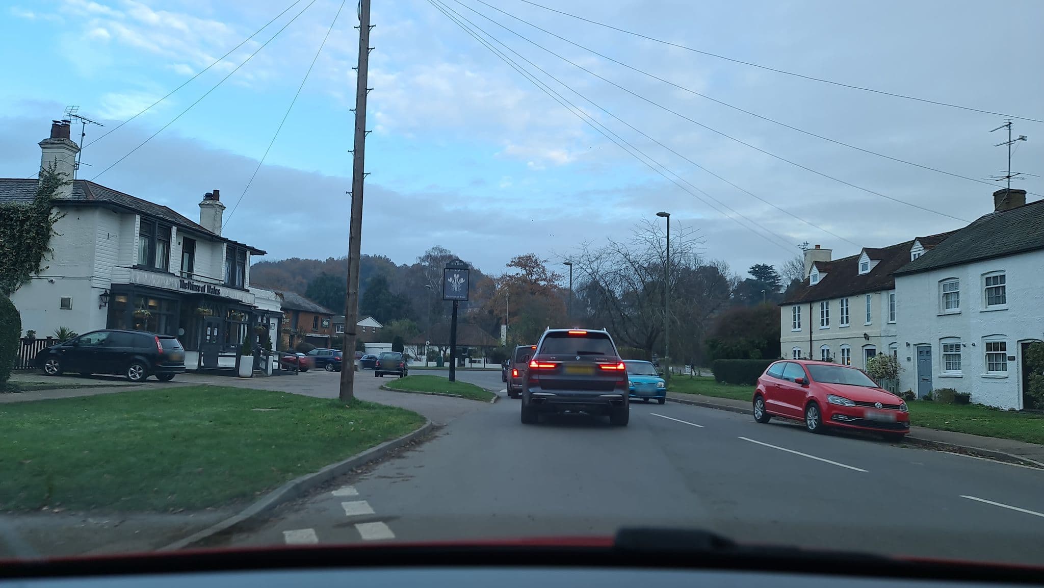 Street view near Millennium hotel Gloucester, Esher — © alexanderar (CC BY-SA · Mapillary)