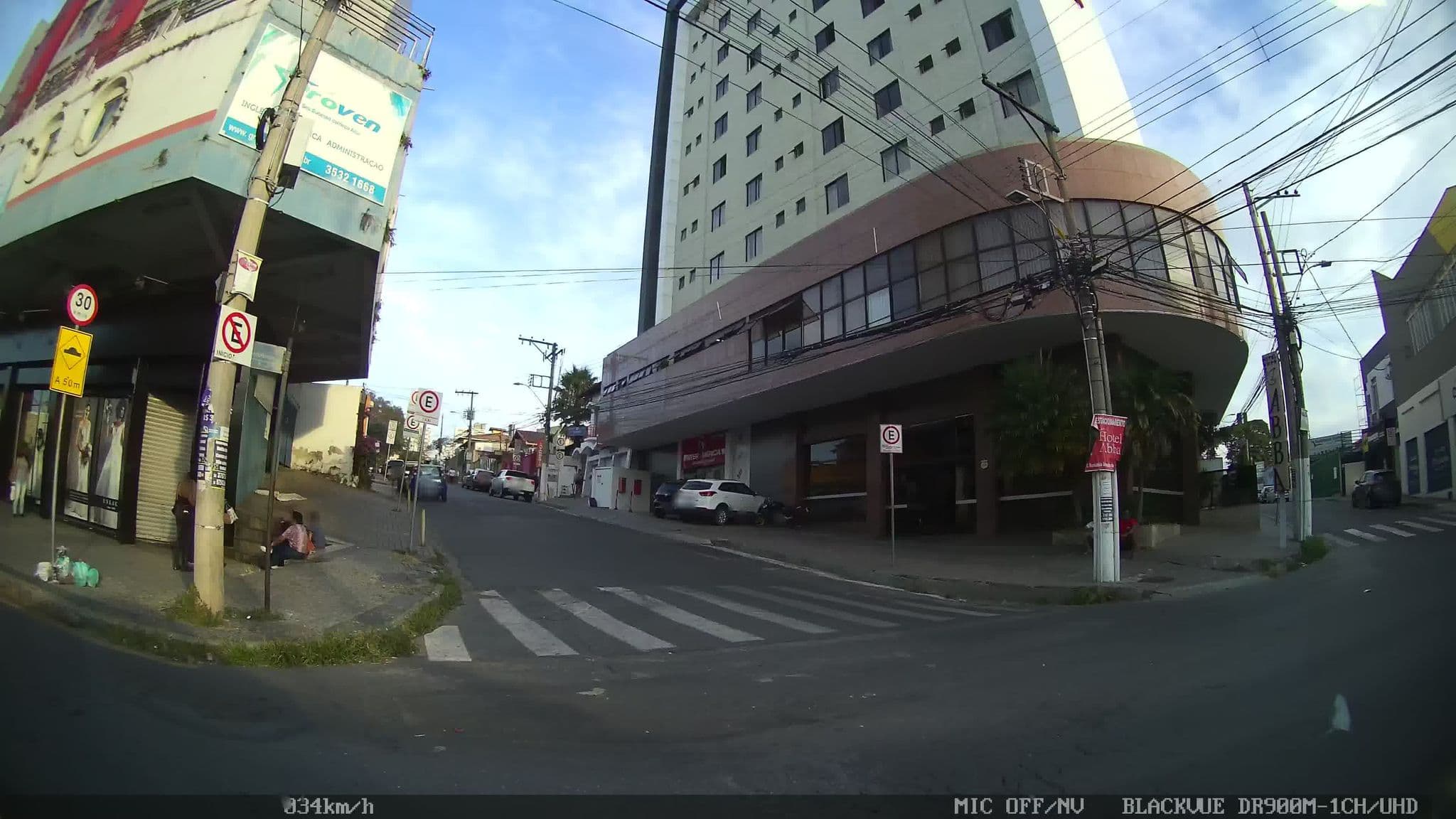 Street view near Hotel Abba, Betim — © kaart_1 (CC BY-SA · Mapillary)