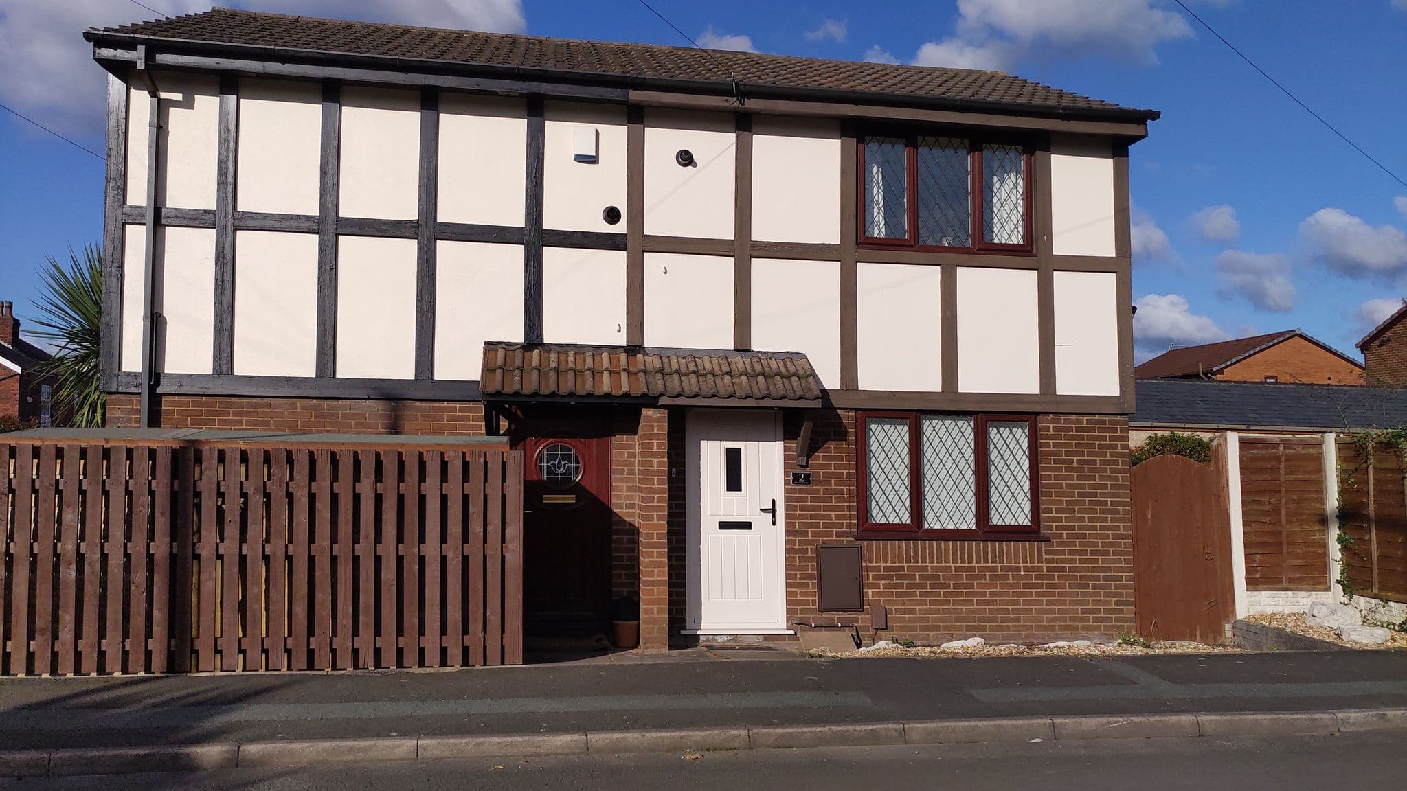 Street view near Bay Horse Hotel, Euxton — © tonys999 (CC BY-SA · Mapillary)