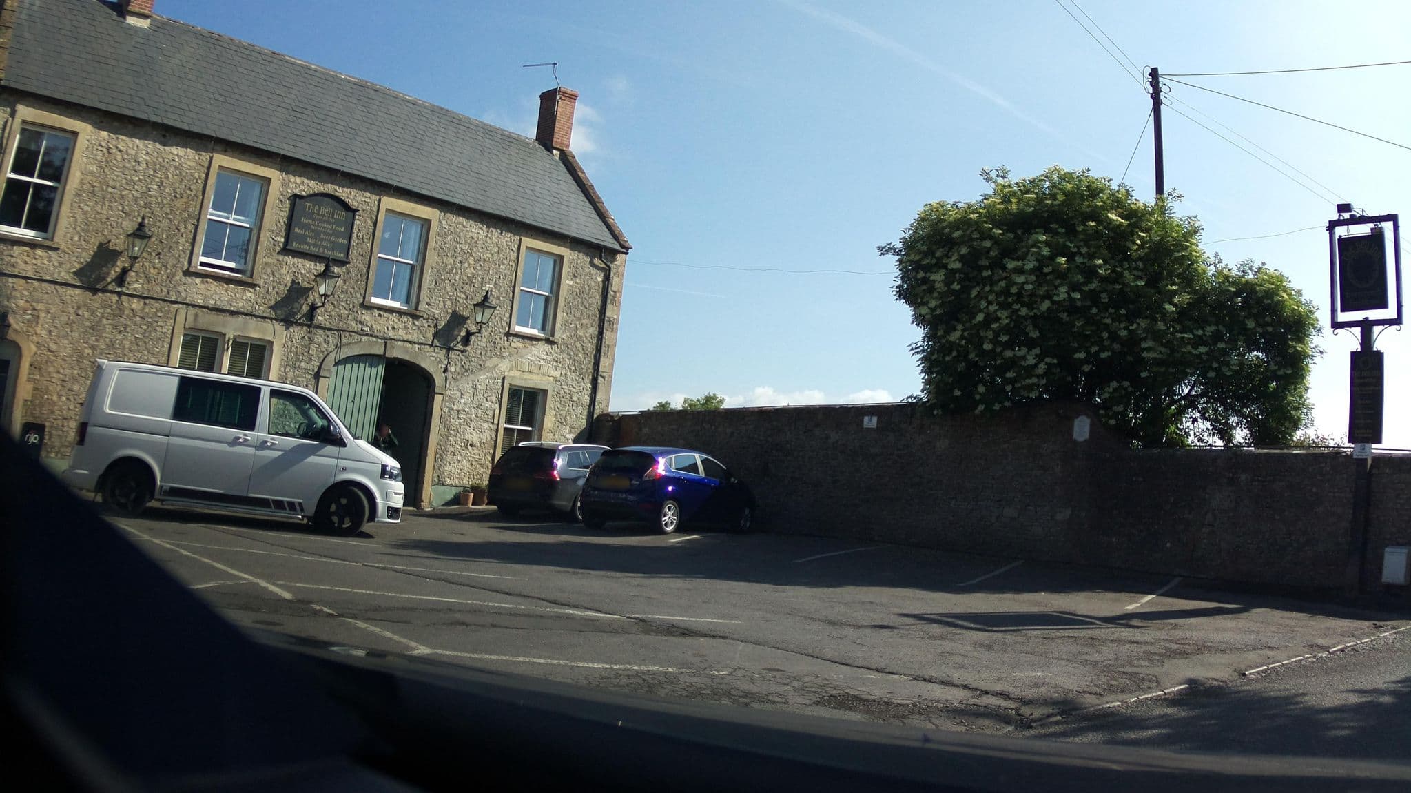 Street view near The Bell Inn, Evercreech — © southglos (CC BY-SA · Mapillary)