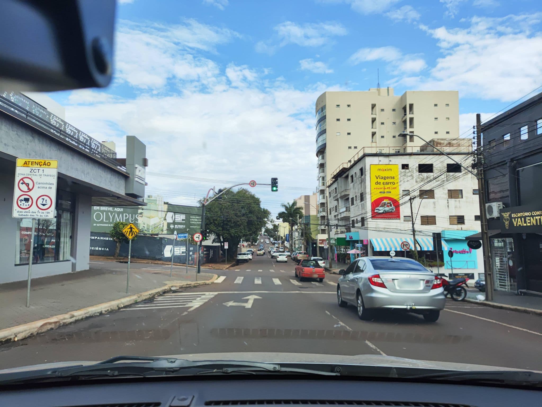 Street view near Hotel Maestro Premium, Cascavel — © brunoslowen (CC BY-SA · Mapillary)