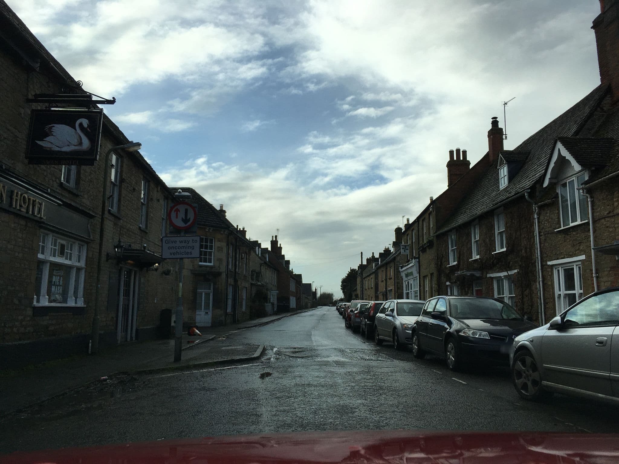 Street view near The Swan Hotel, Eynsham — © southglos (CC BY-SA · Mapillary)