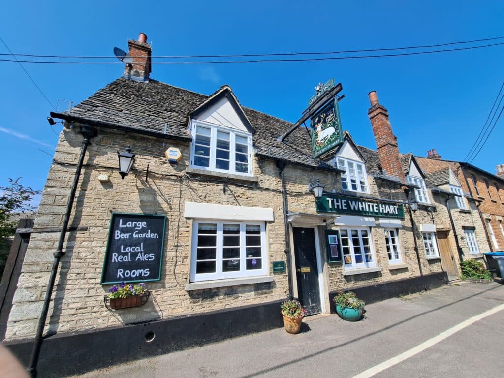 The White Hart and Courthouse Bar, Eynsham