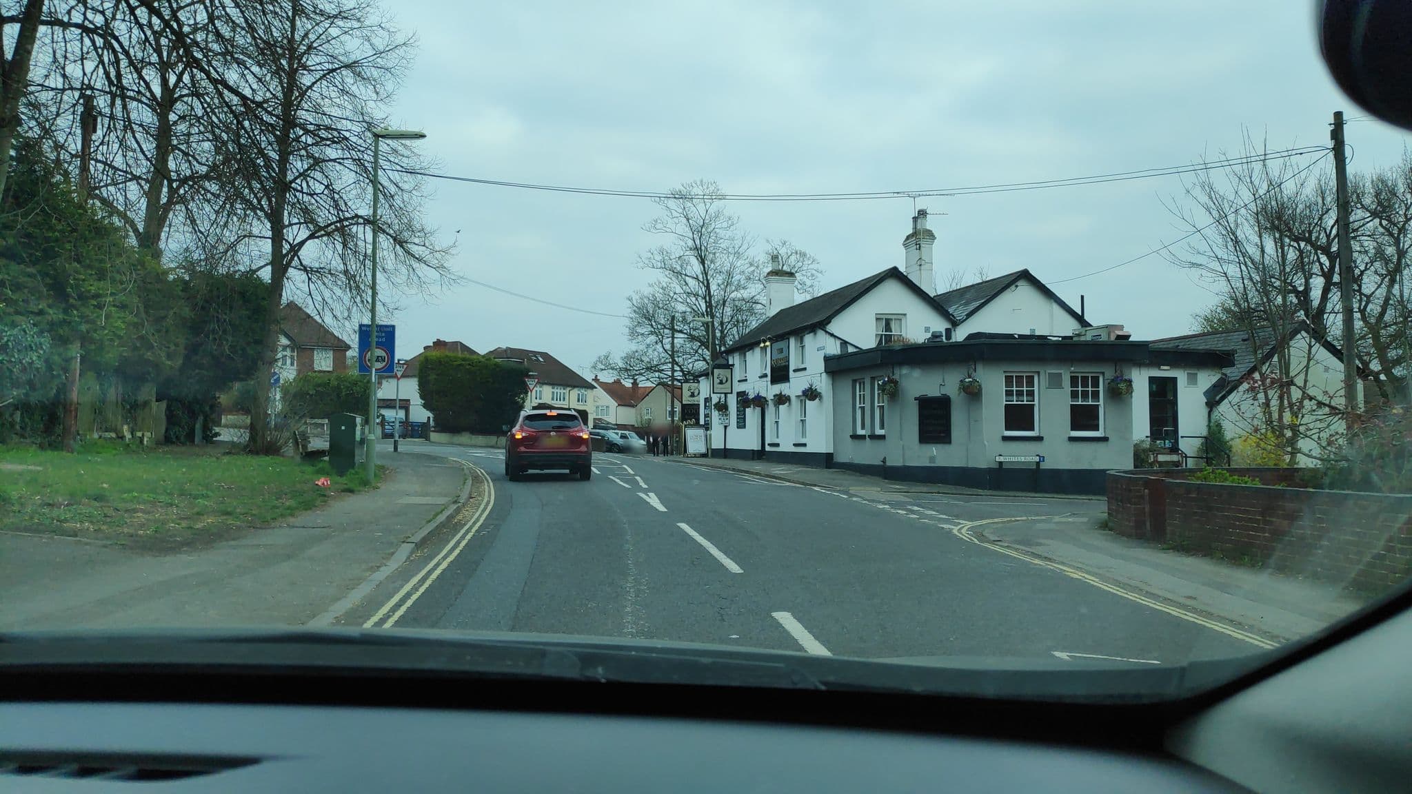 Street view near Farnborough 122 Park Road, Mytchett — © taft (CC BY-SA · Mapillary)