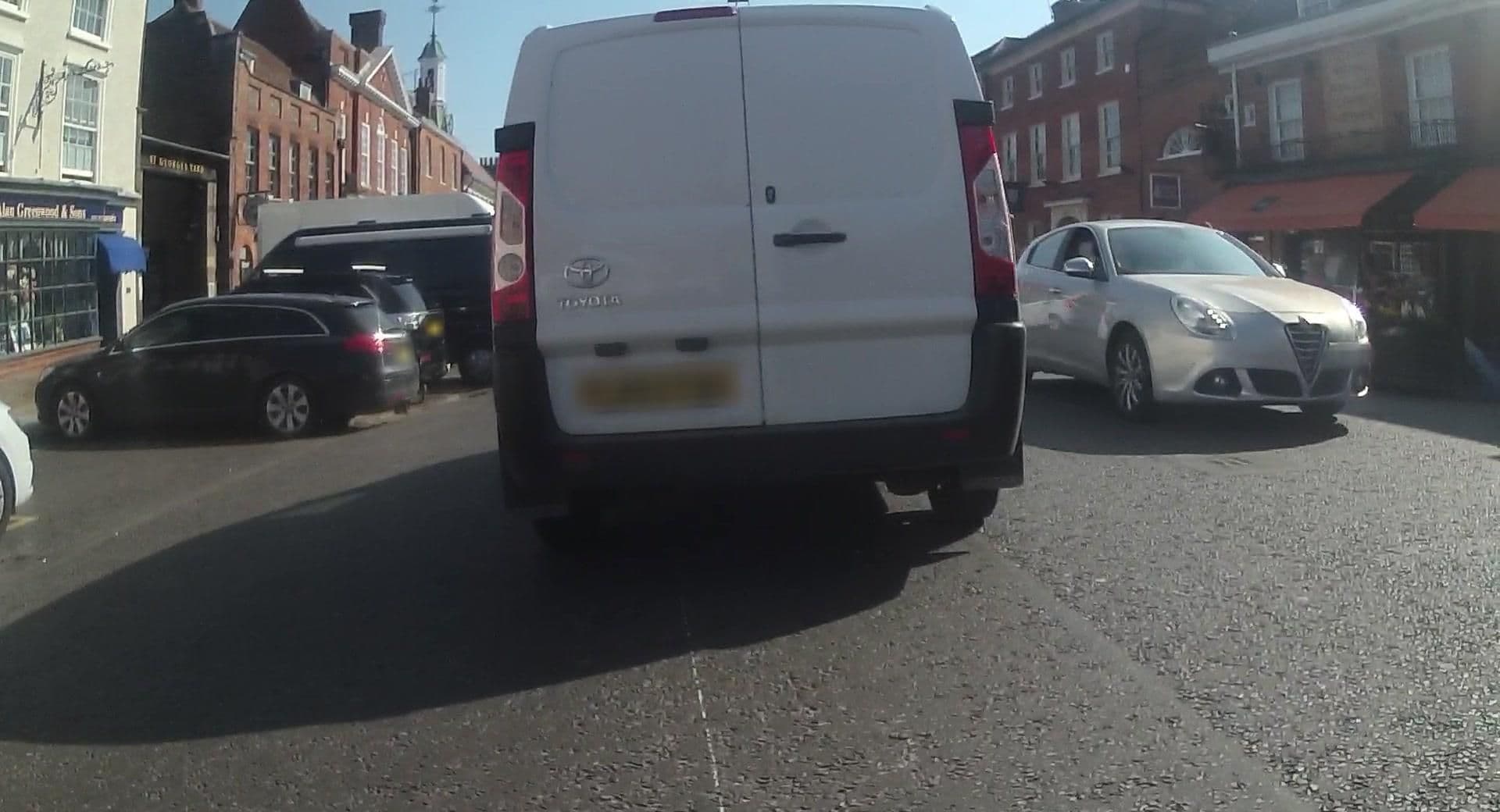Street view near New Dawn Pubs, Farnham — © jpennycook (CC BY-SA · Mapillary)