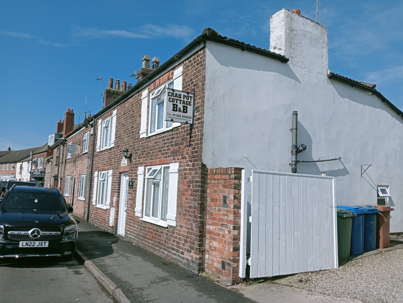 Crabpot Guest House( Book Direct For Best Prices ), Flamborough