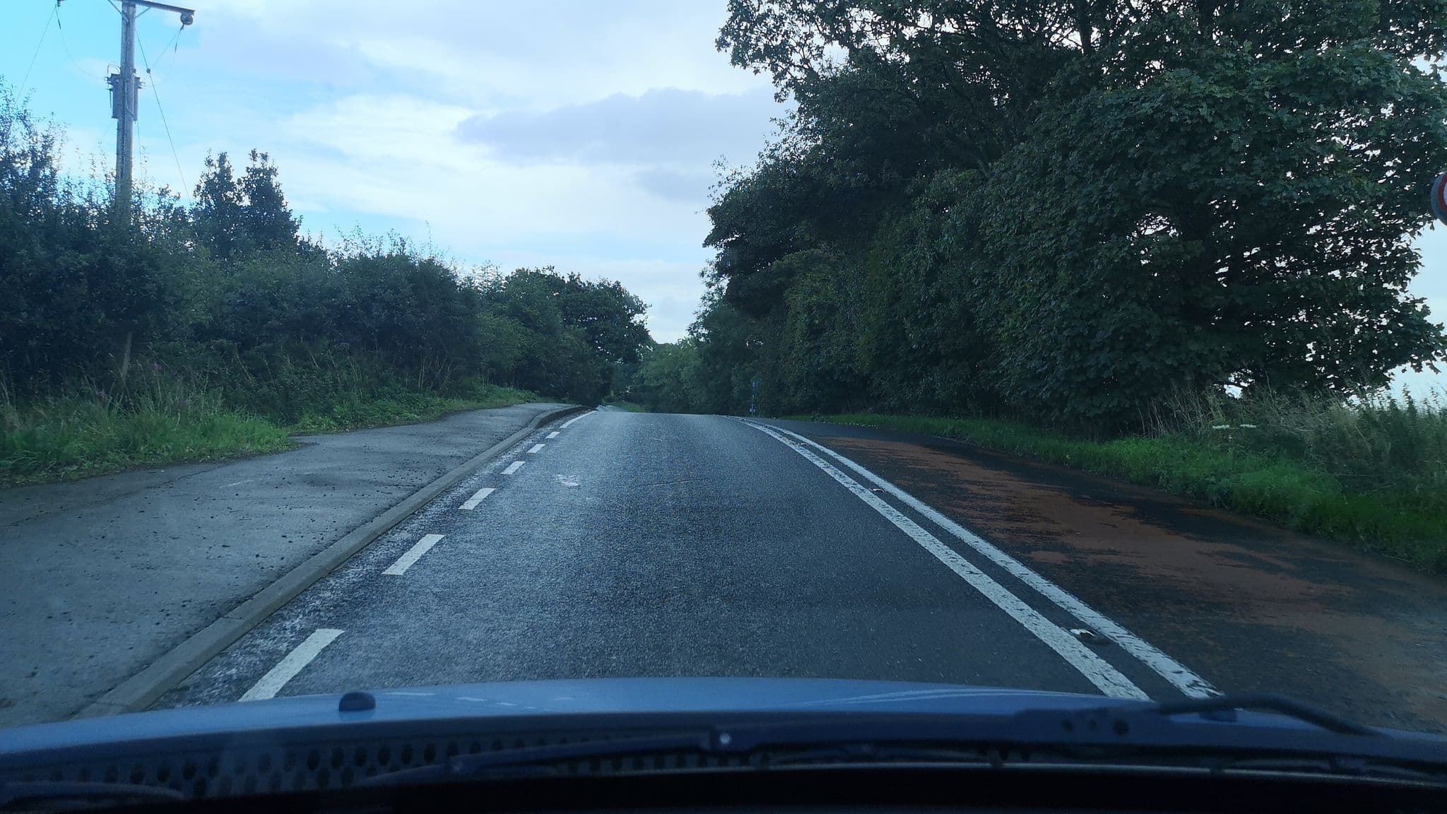 Street view near Luxury Converted Water Tower In Yorkshire, Flockton — © cuttlebug (CC BY-SA · Mapillary)