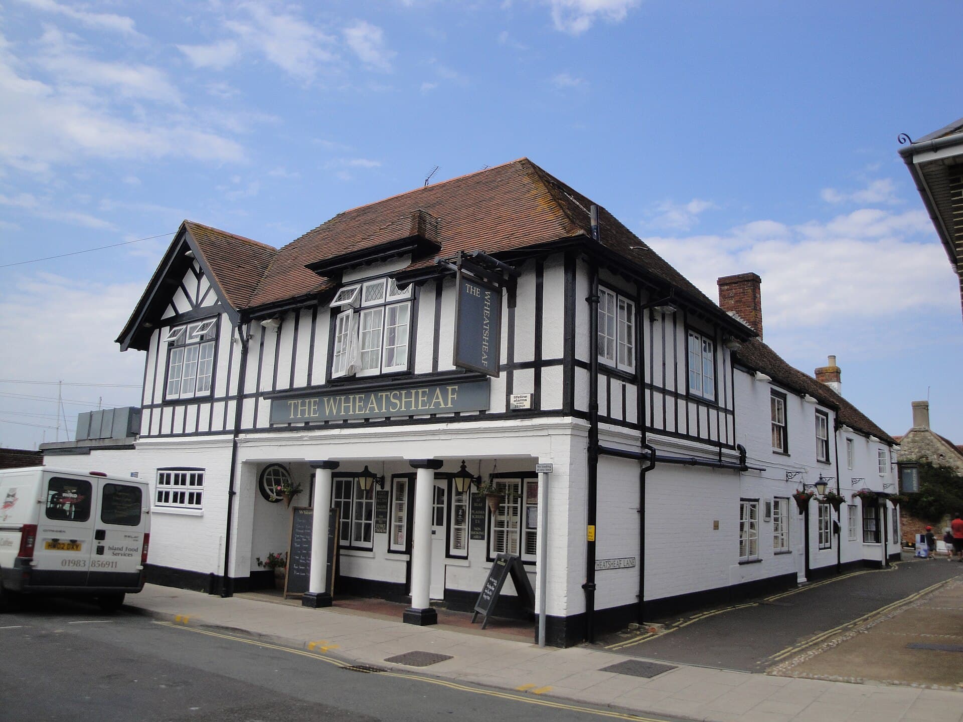 The Wheatsheaf Inn (via Wikimedia Commons, CC BY 3.0)
