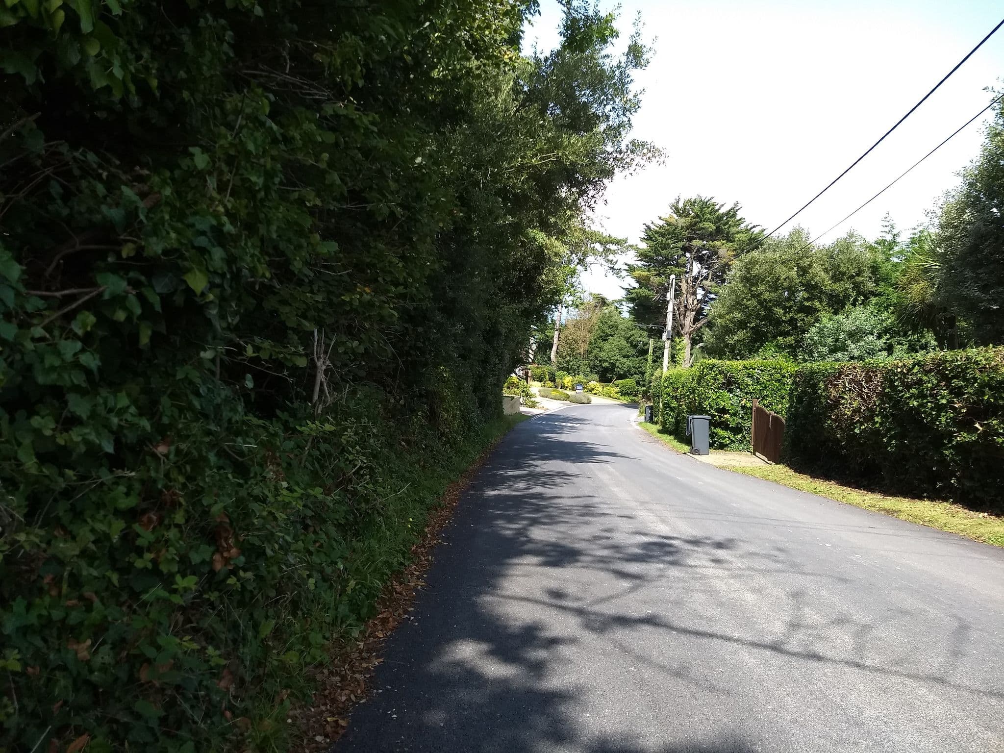 Street view near Little Mount, Totland — © mappernerd (CC BY-SA · Mapillary)