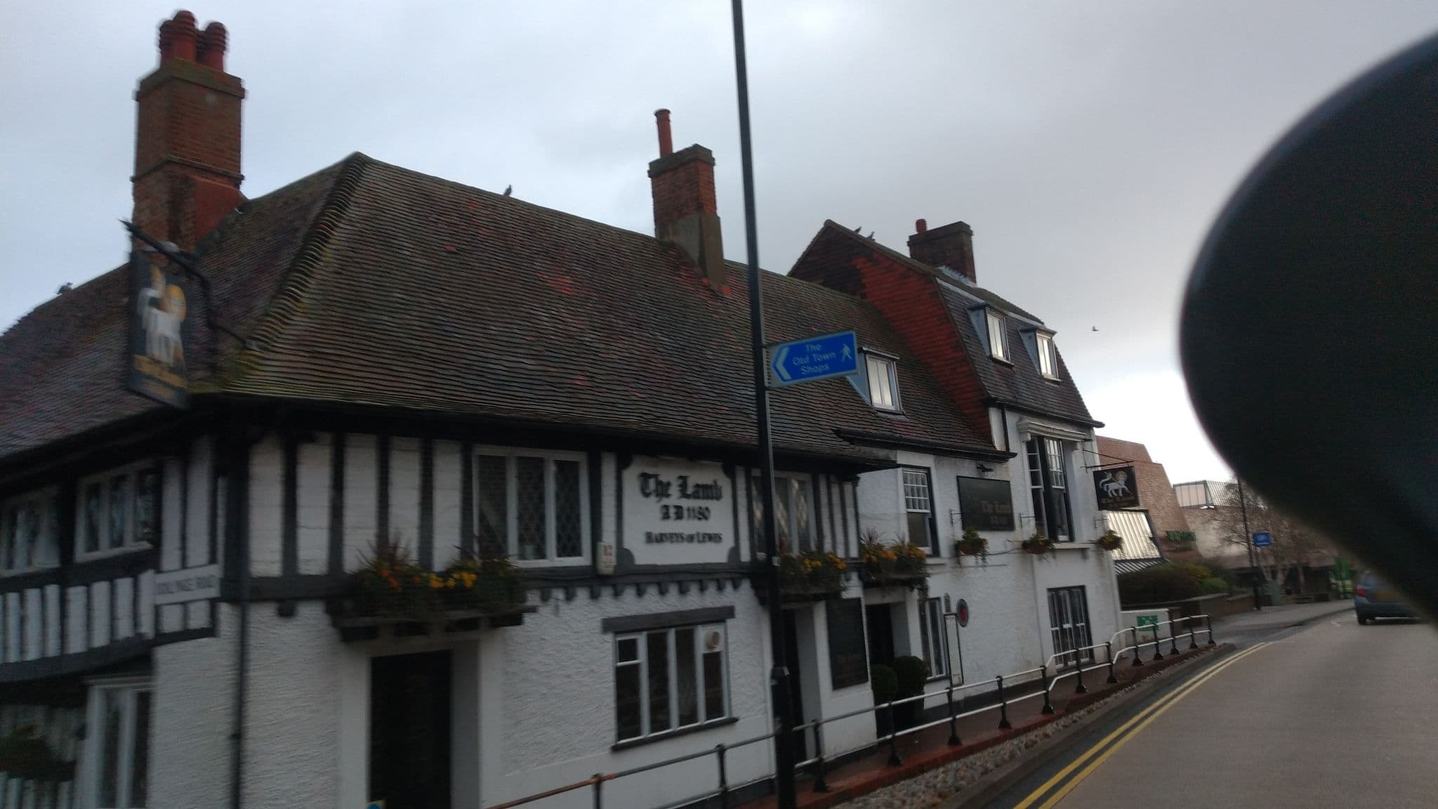 Street view near The Lamb Inn, Eastbourne — © chris_debian (CC BY-SA · Mapillary)