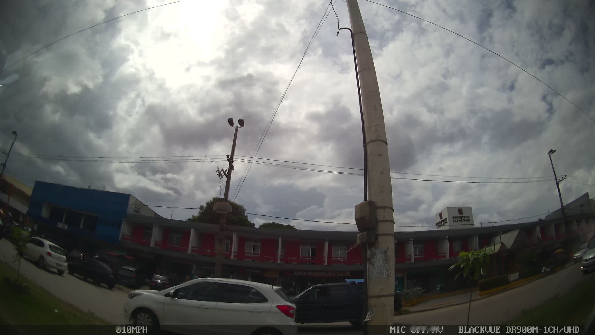 Street view near Boulevard Park Hotel, São Luís — © kaart_1 (CC BY-SA · Mapillary)