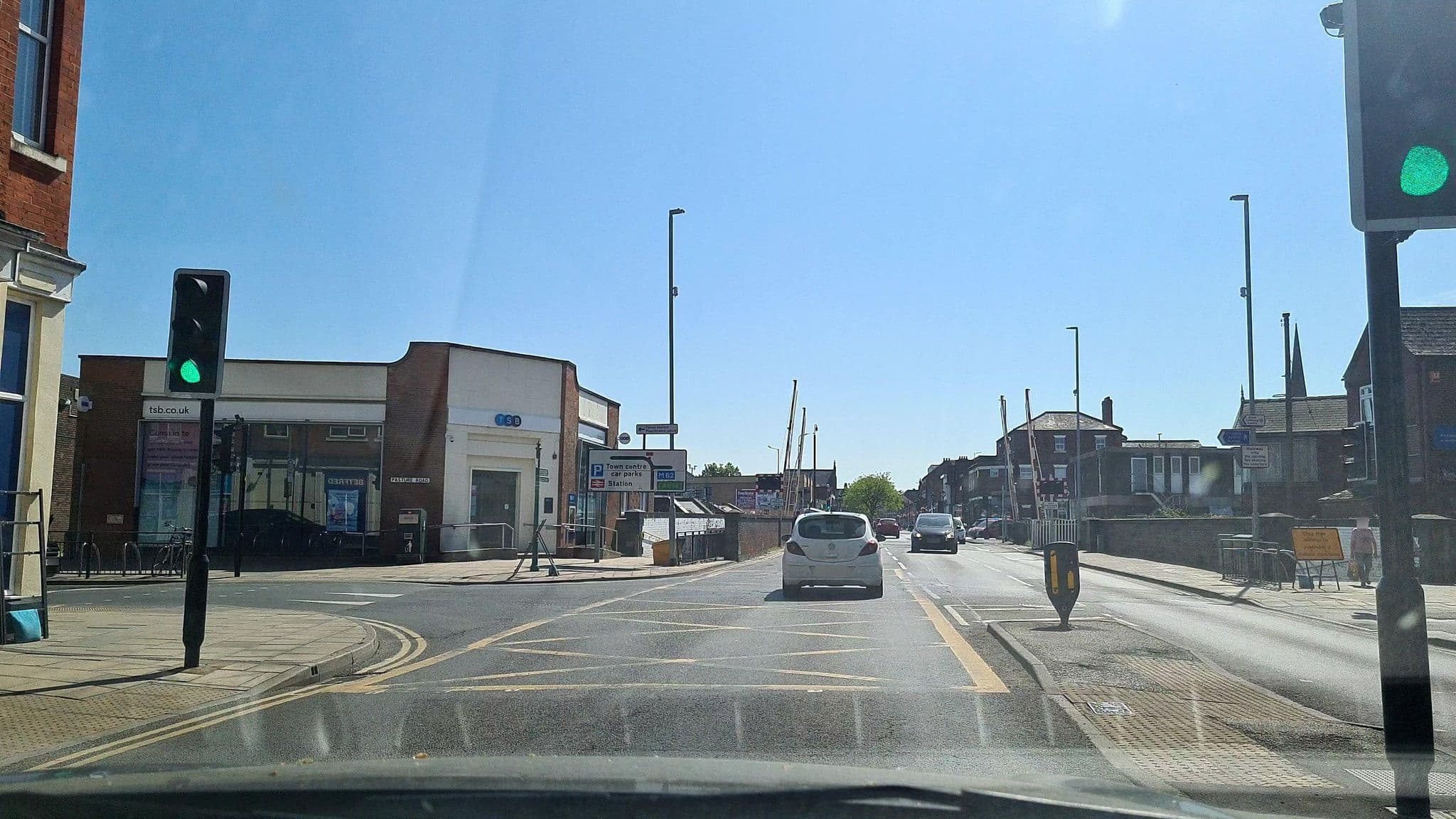 Street view near Station Hotel, Goole — © mappo2 (CC BY-SA · Mapillary)