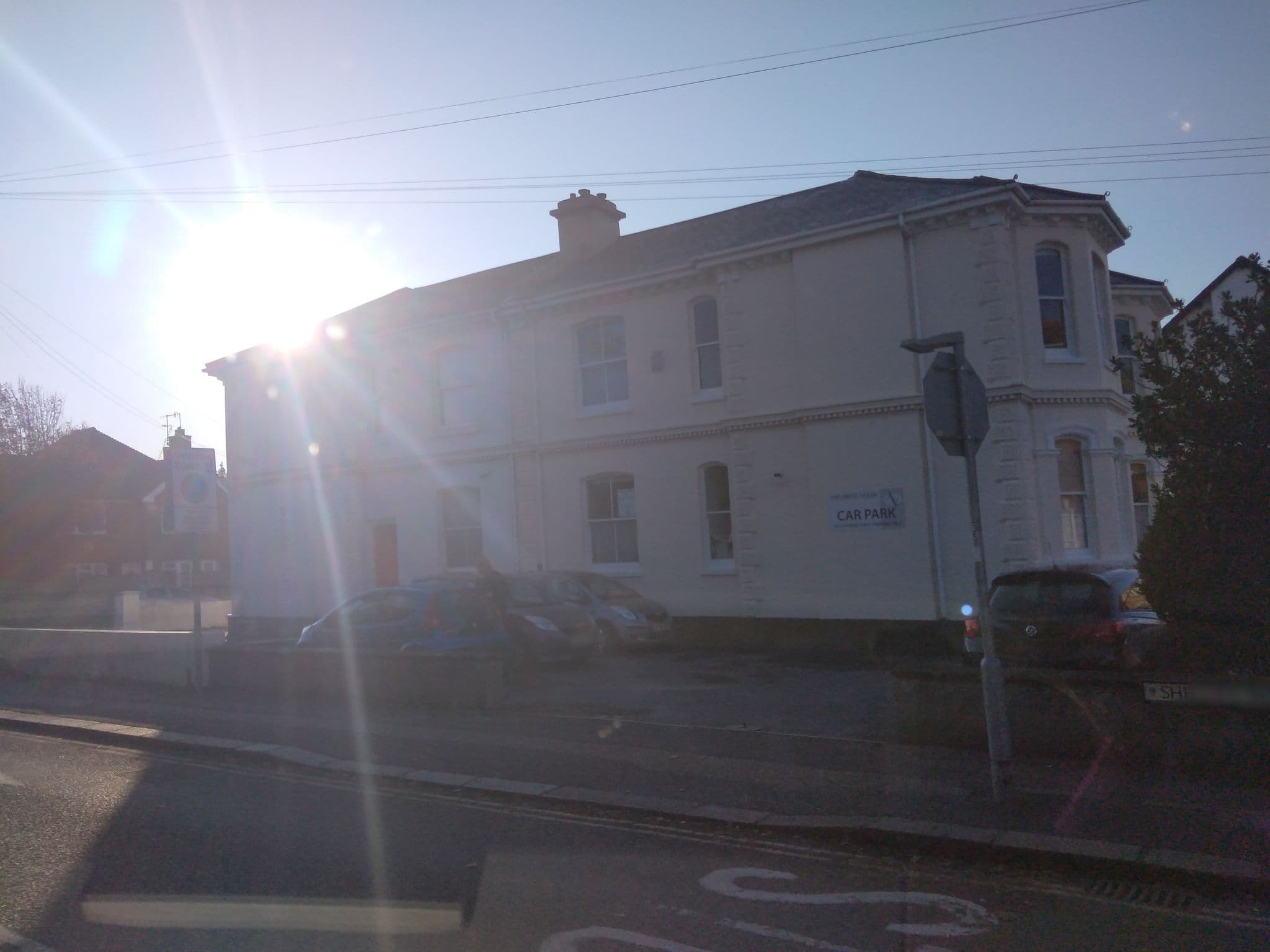 Street view near Shelley Hotel Flatlets, Worthing — © andreste96 (CC BY-SA · Mapillary)