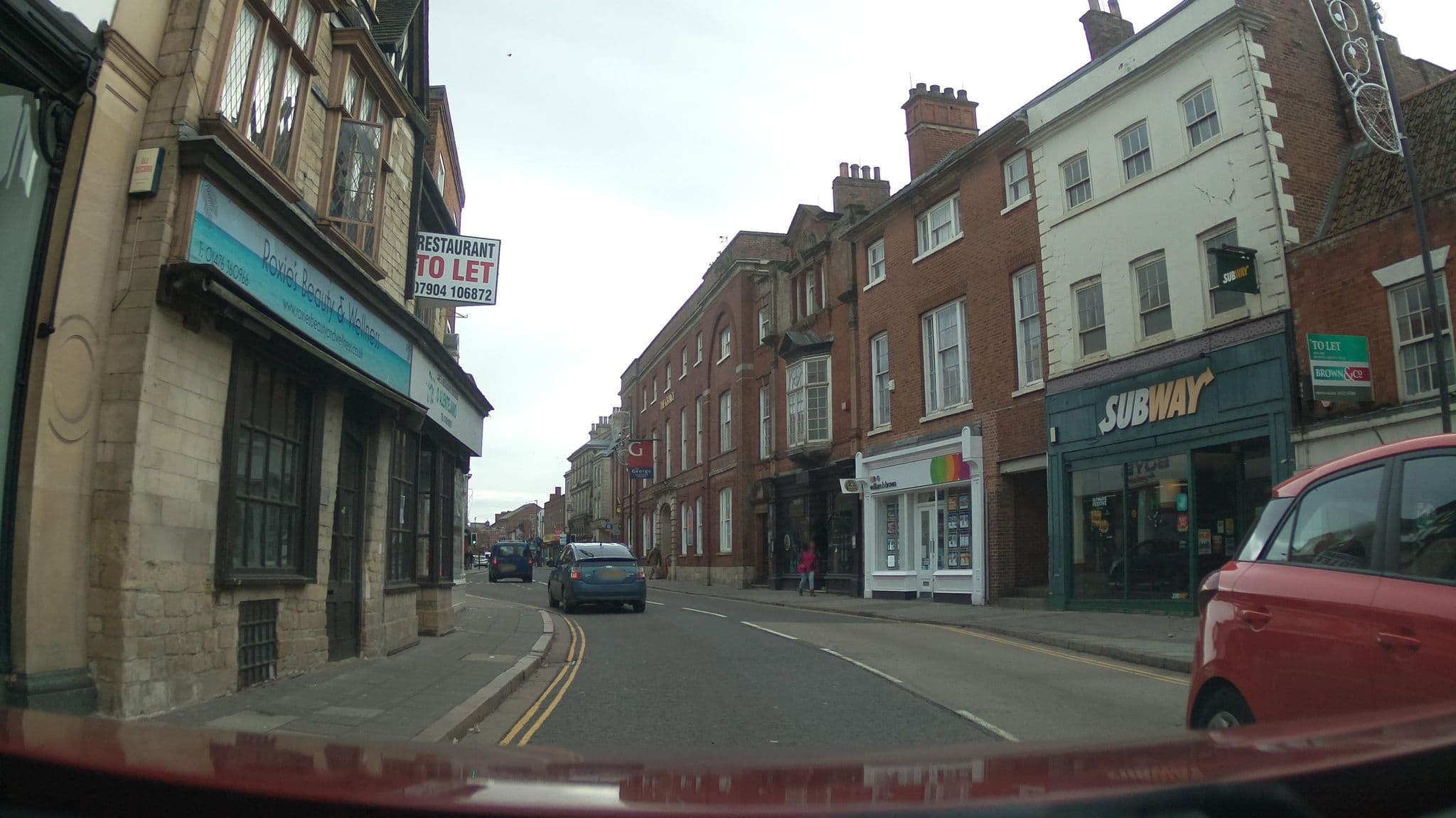 Street view near Angel & Royal Hotel, Grantham — © southglos (CC BY-SA · Mapillary)