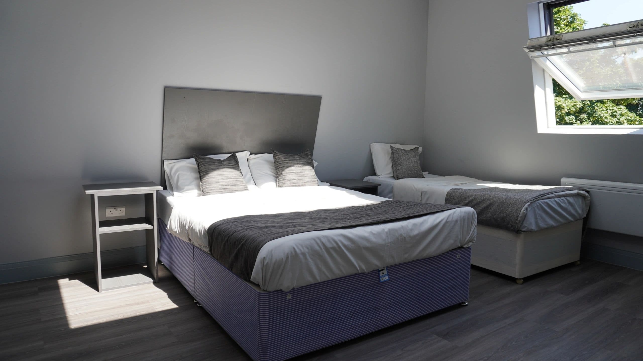 Roshni Hotel, Southall