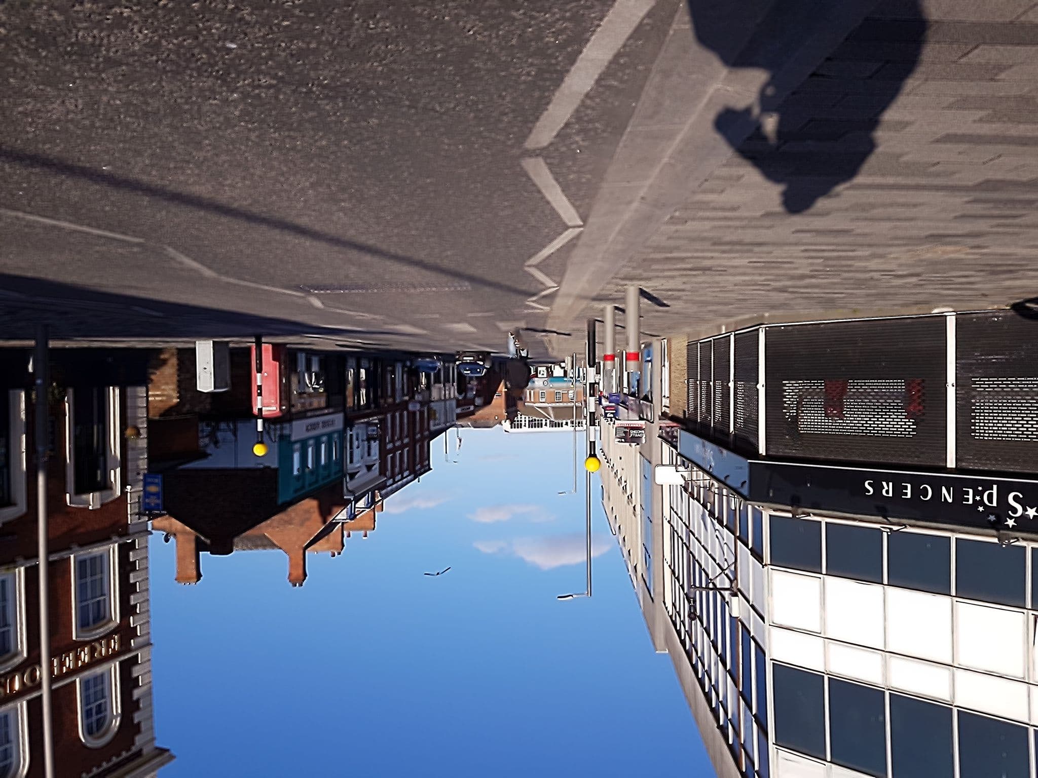 Street view near Yarborough Hotel - JD Wetherspoon, Grimsby — © cyclestreets (CC BY-SA · Mapillary)