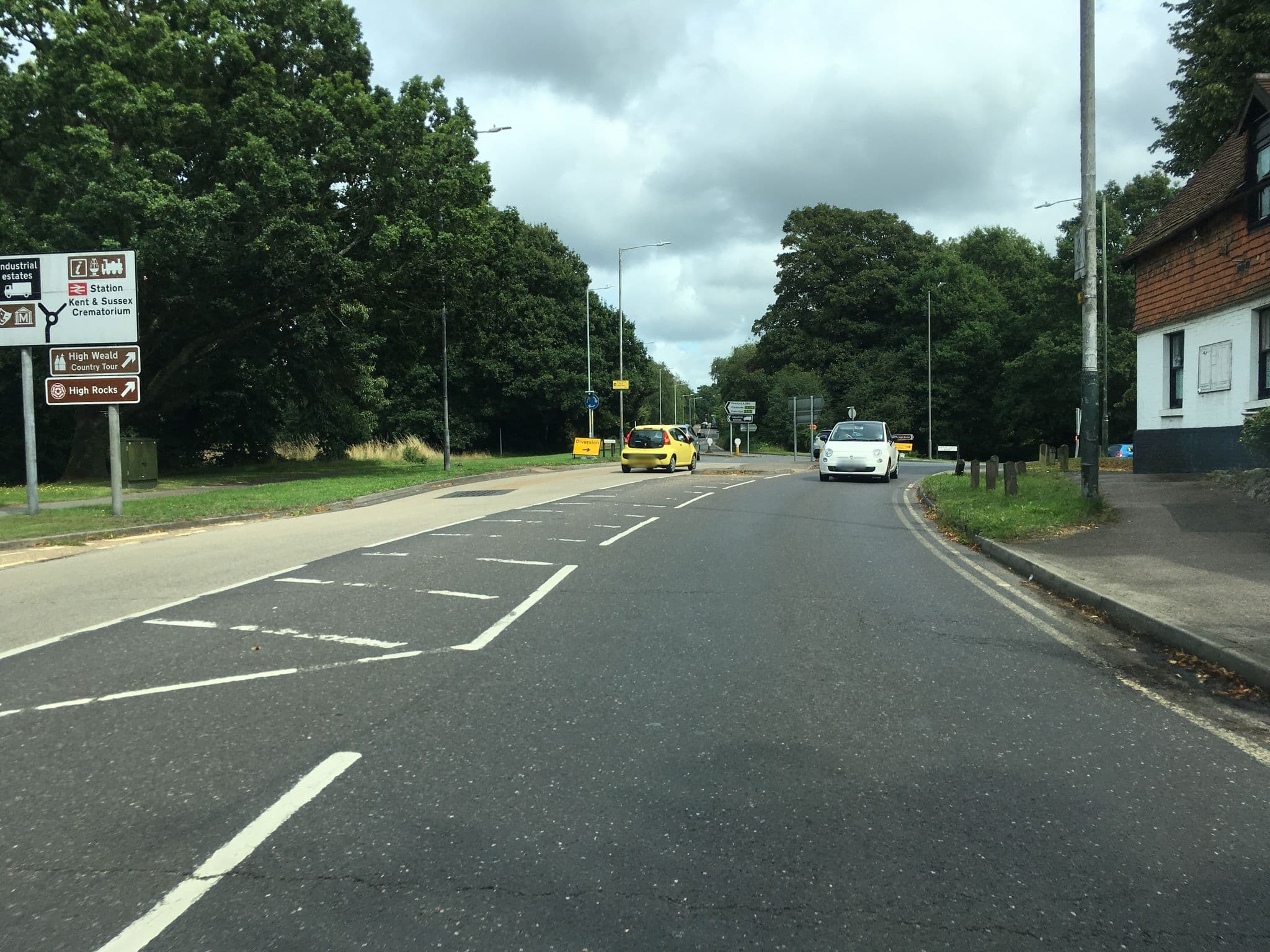 Street view near The Spa Hotel, Royal Tunbridge Wells — © southglos (CC BY-SA · Mapillary)