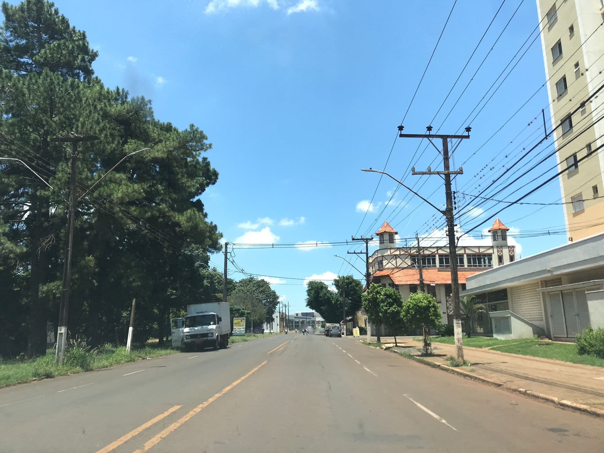 Street view near Hotel Pinheiro, Rolândia — © wesleygmartins (CC BY-SA · Mapillary)