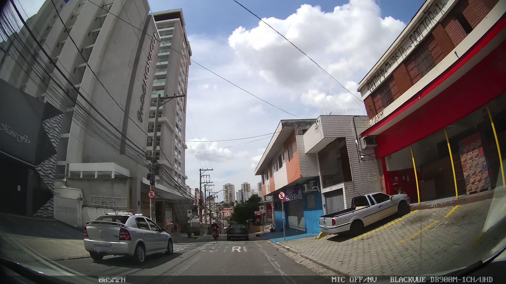 Street view near Hotel Monaco, Guarulhos — © kaart_4 (CC BY-SA · Mapillary)