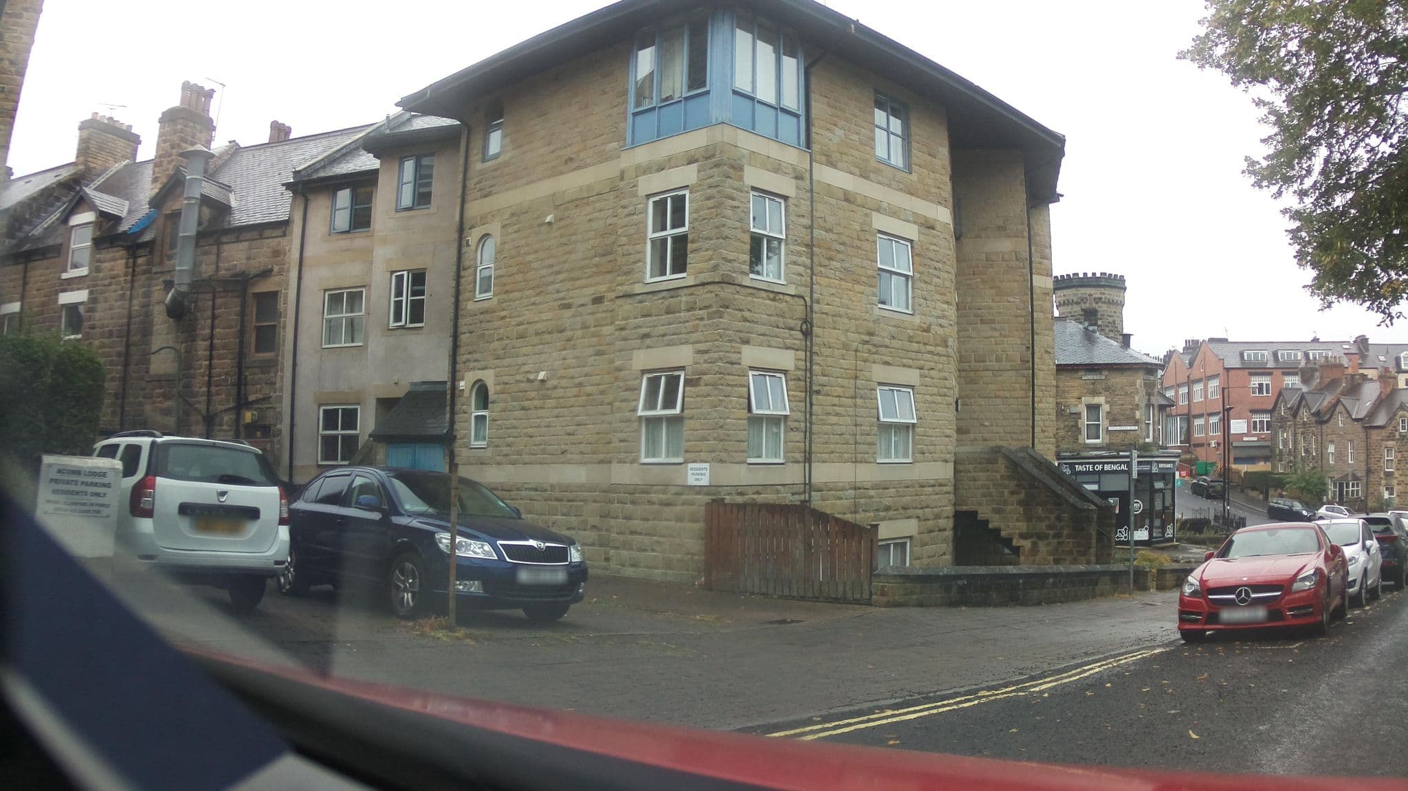 Street view near Acomb Lodge, Harrogate — © southglos (CC BY-SA · Mapillary)