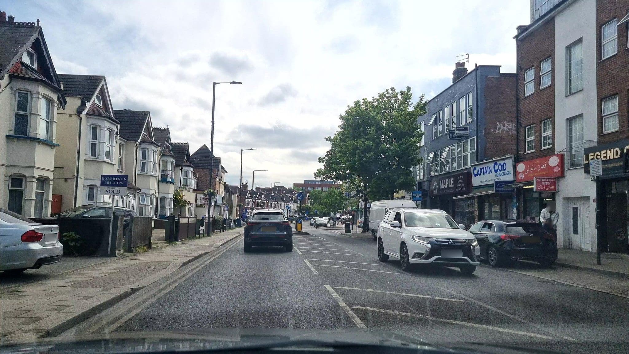 Street view near Modern studio in Harrow, Greenhill — © mappo2 (CC BY-SA · Mapillary)