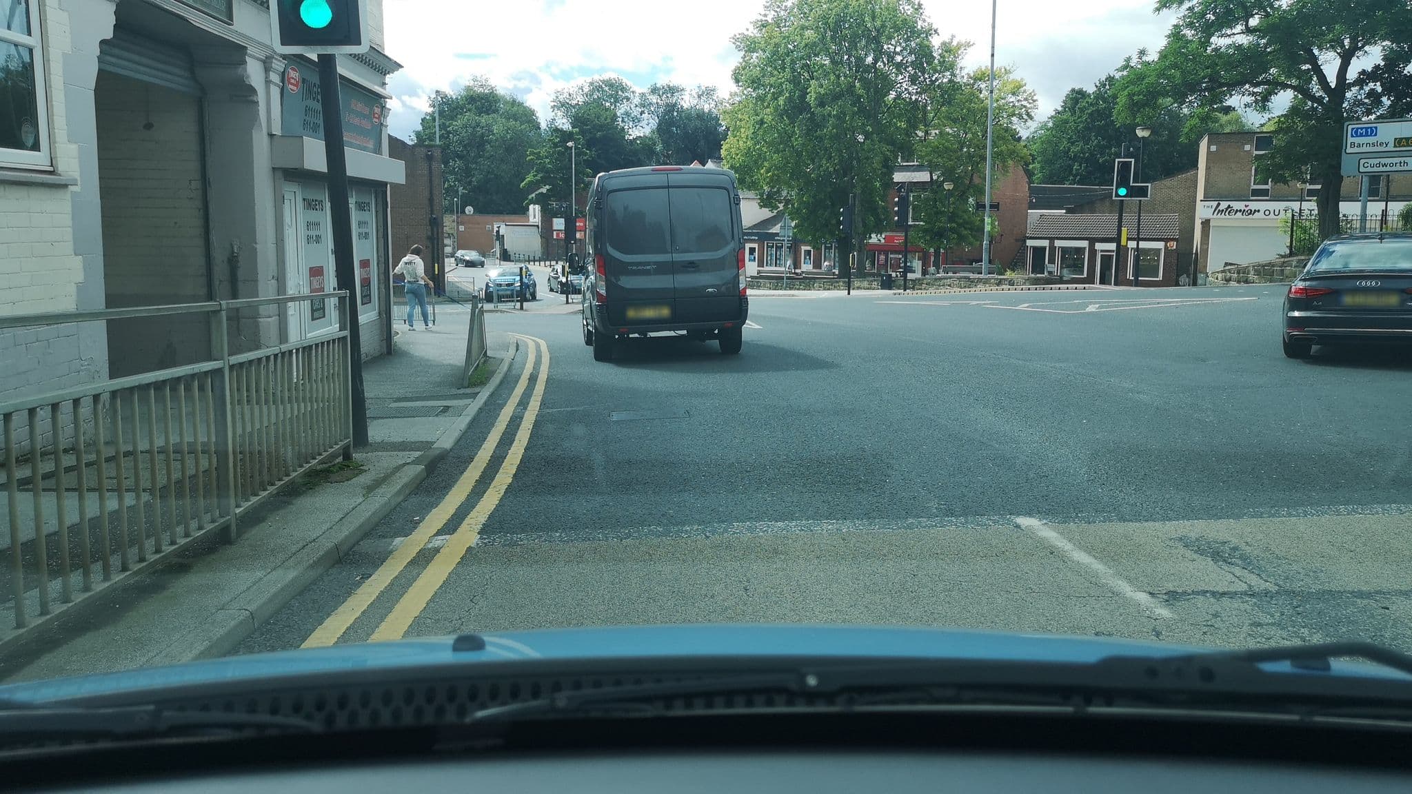 Street view near Kings Head Hotel, Hemsworth — © cuttlebug (CC BY-SA · Mapillary)
