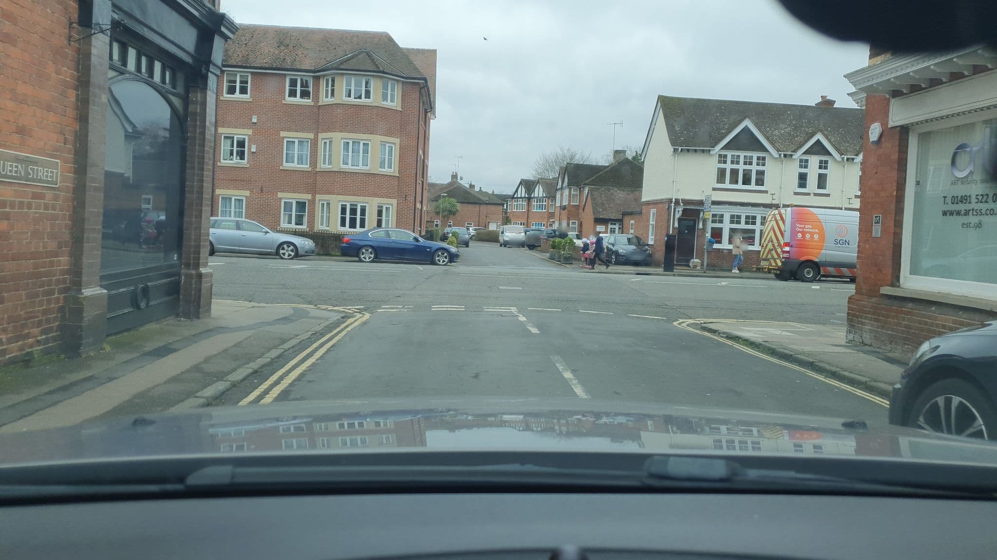 Street view near Bed-Breakfast Deluxe Rooms, central Henley-on-Thames, Henley-on-Thames — © themadcabbie (CC BY-SA · Mapillary)