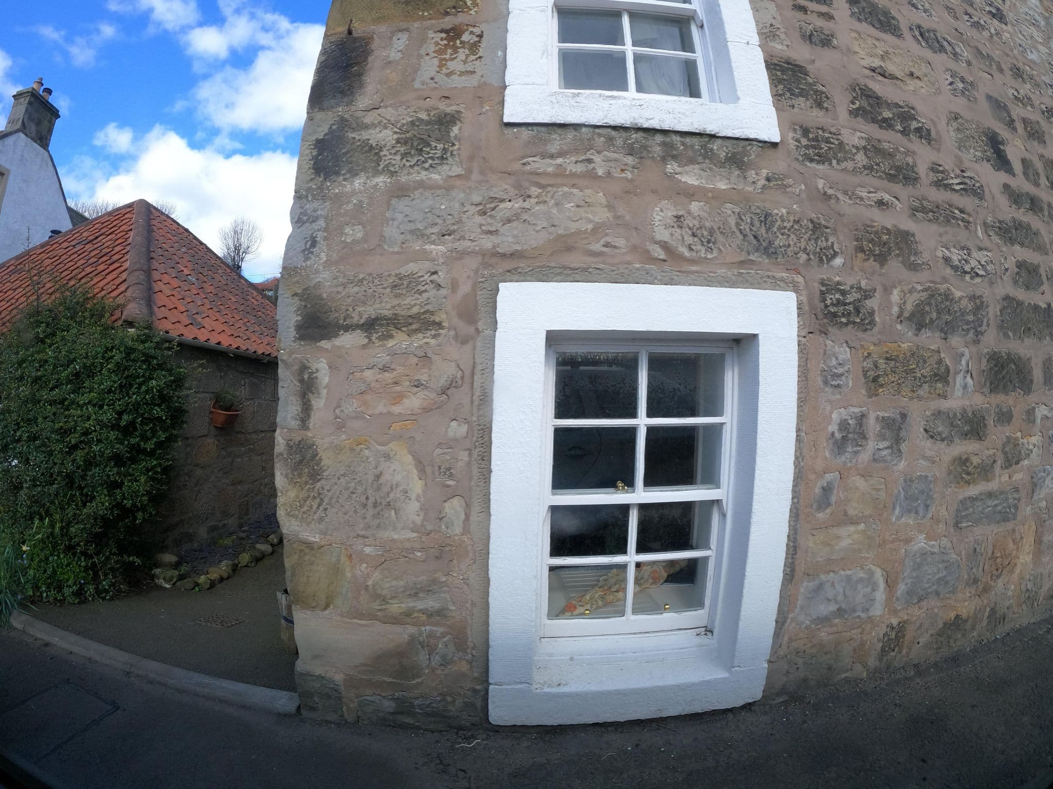 Street view near stay bed and breakfast, High Valleyfield — © hobgoblin (CC BY-SA · Mapillary)