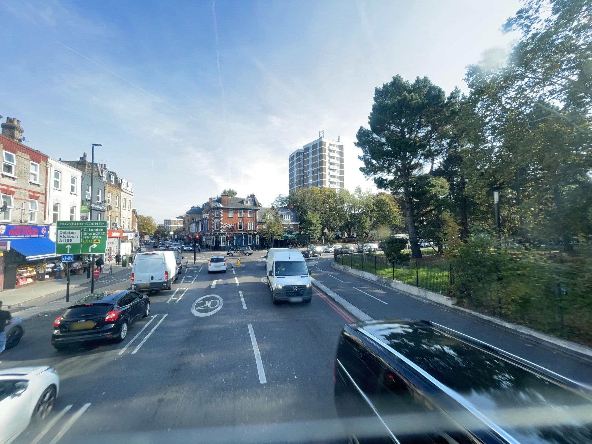 Street view near Hotel Full Of Pilots, Highbury — © gness (CC BY-SA · Mapillary)