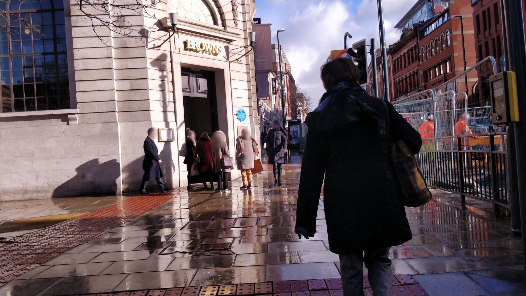 Street view near Radisson Blu Hotel, Leeds City Centre, Leeds — © davidsong (CC BY-SA · Mapillary)