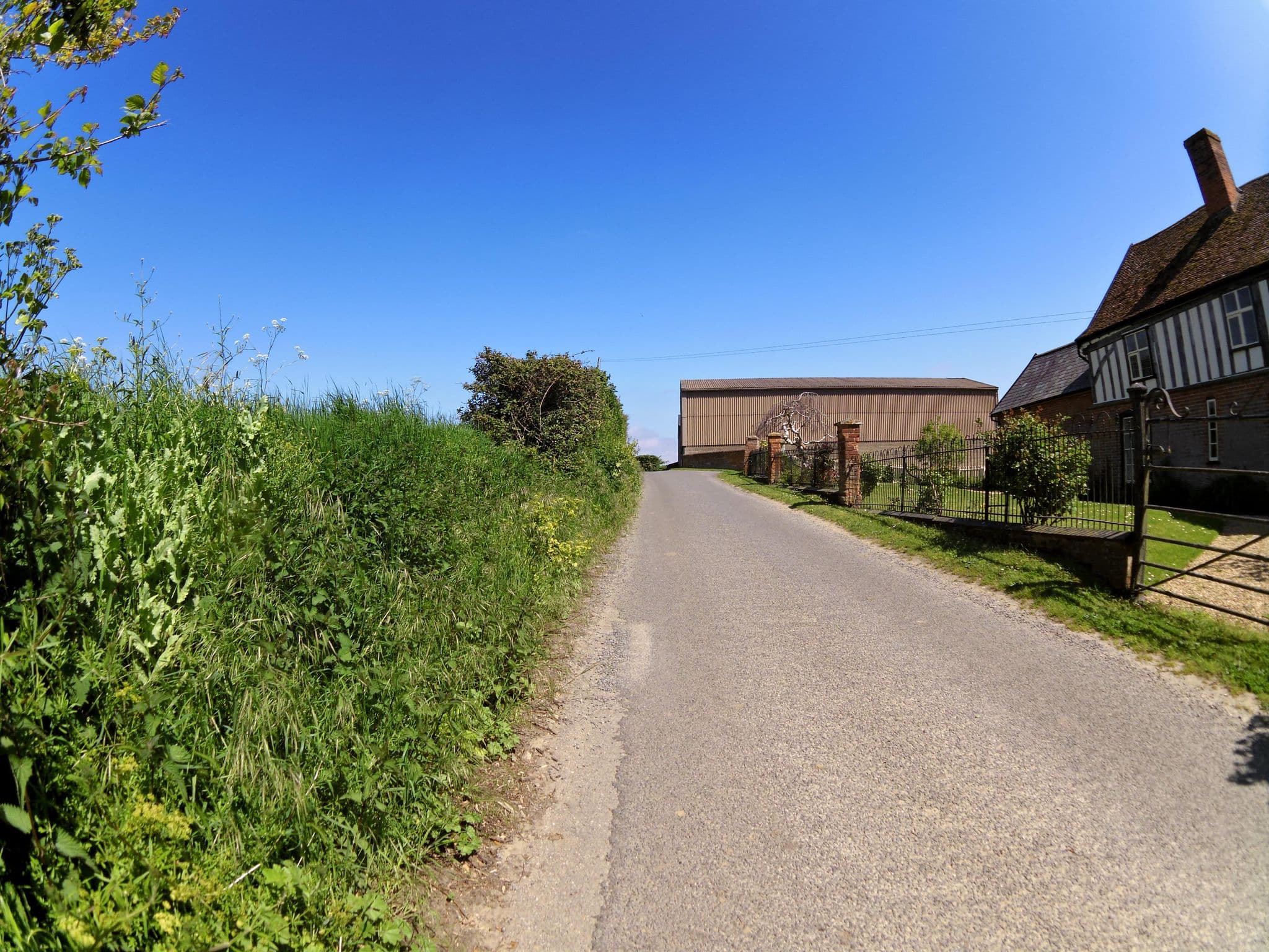 Street view near Knights Farm, Holbrook — © smsm1 (CC BY-SA · Mapillary)