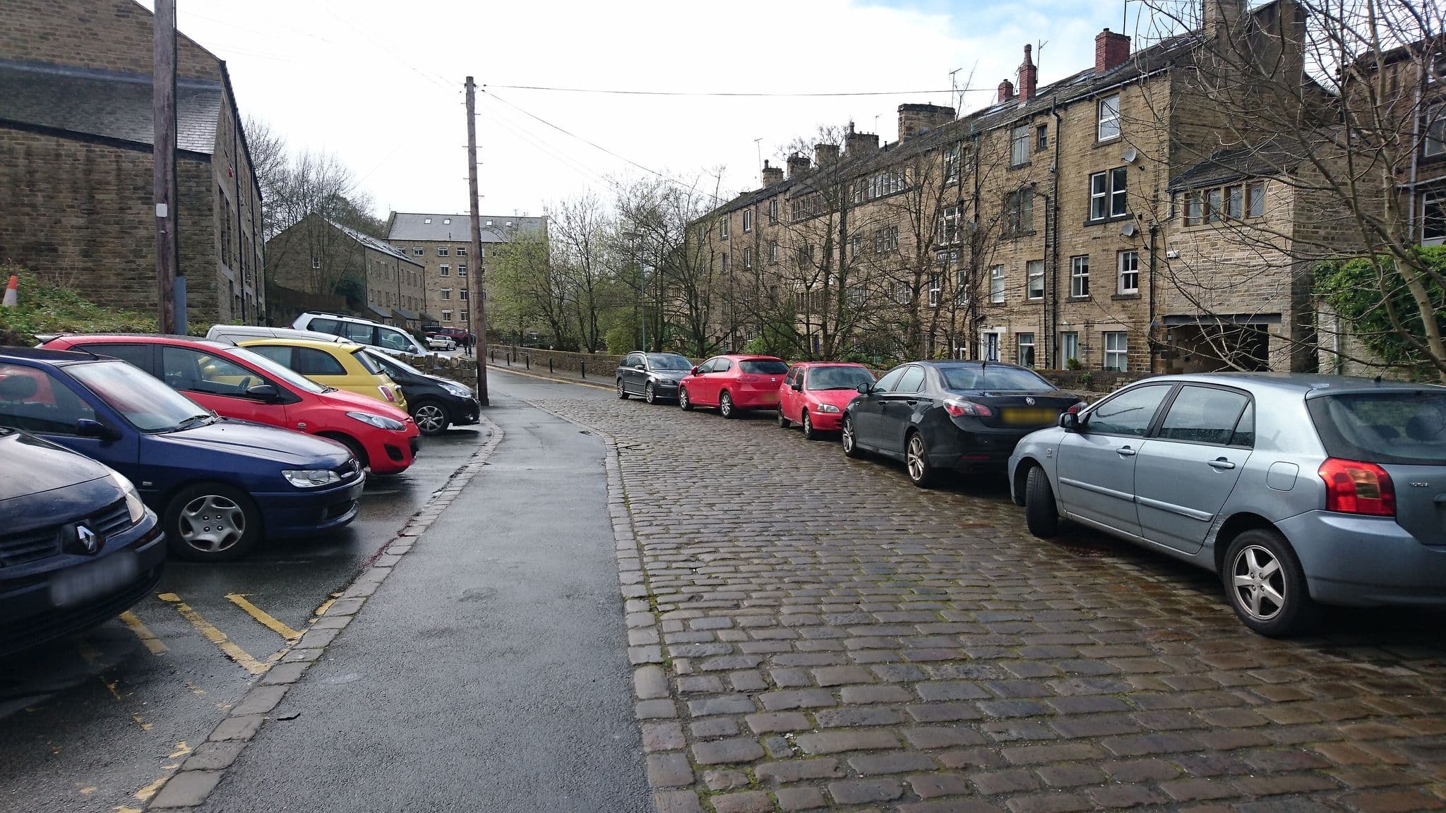 Street view near Elephant & Castle Inn Holmfirth, Holmfirth — © harry_wood (CC BY-SA · Mapillary)
