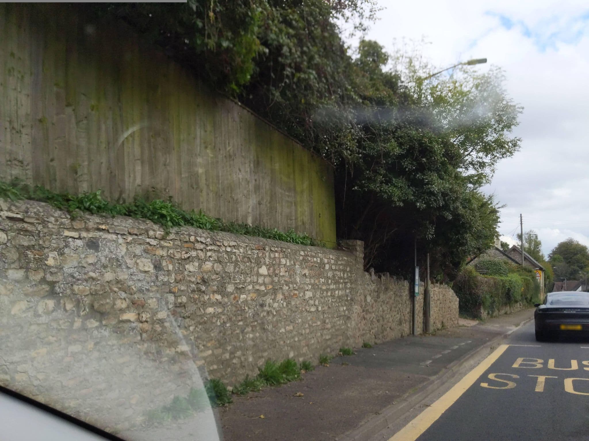 Street view near The White Hart Inn, Honiton — © WaggyDog (CC BY-SA · Mapillary)