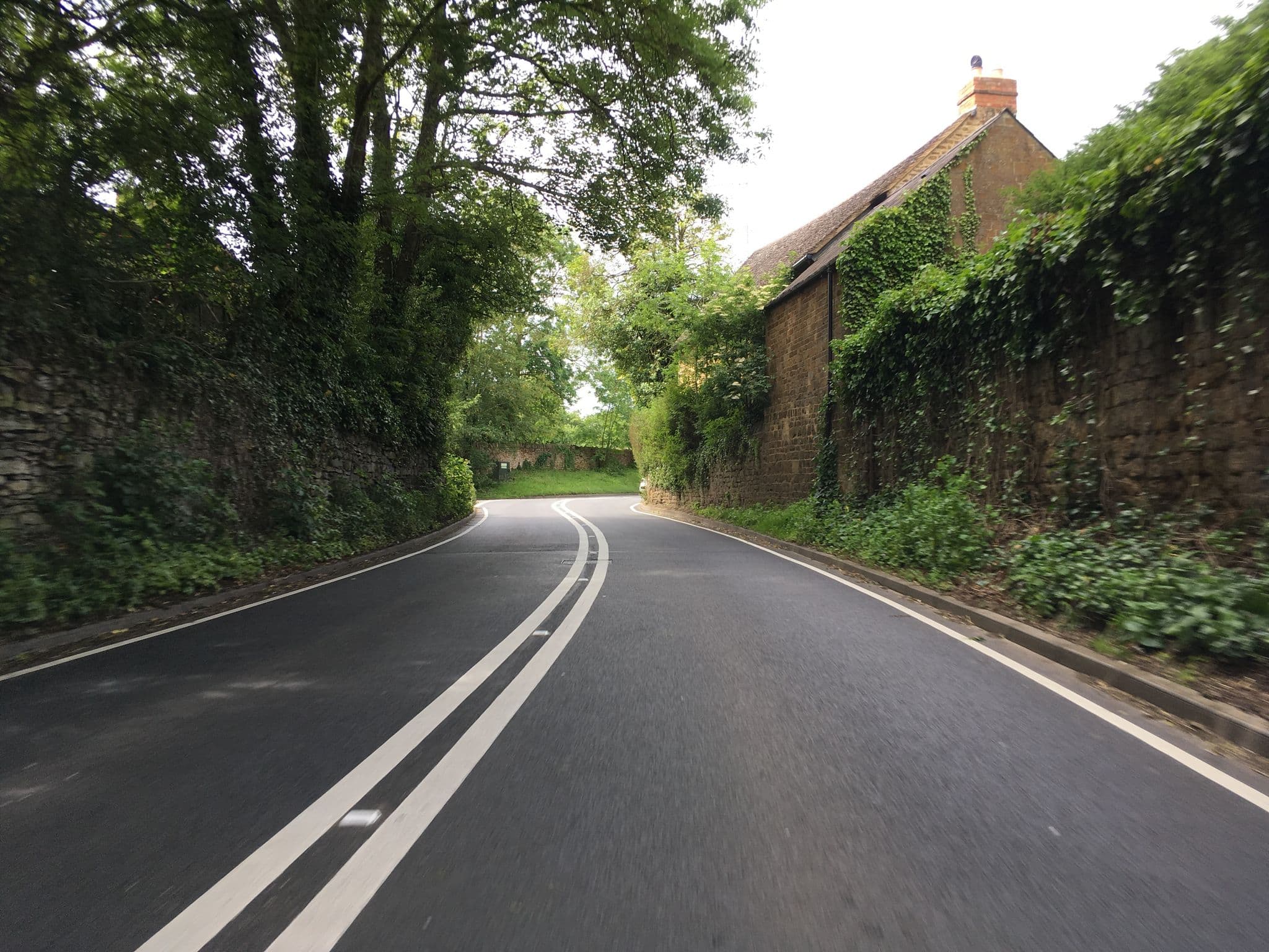 Street view near Rainbow's End House - Entire Place, Bloxham — © southglos (CC BY-SA · Mapillary)