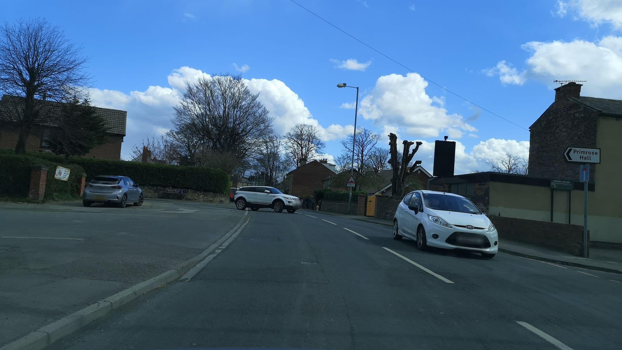 Street view near Victoria Hotel, Horbury — © cuttlebug (CC BY-SA · Mapillary)