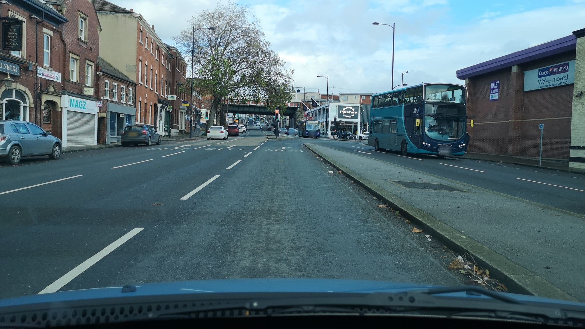 Street view near The Black Swan Hotel, Wakefield — © cuttlebug (CC BY-SA · Mapillary)