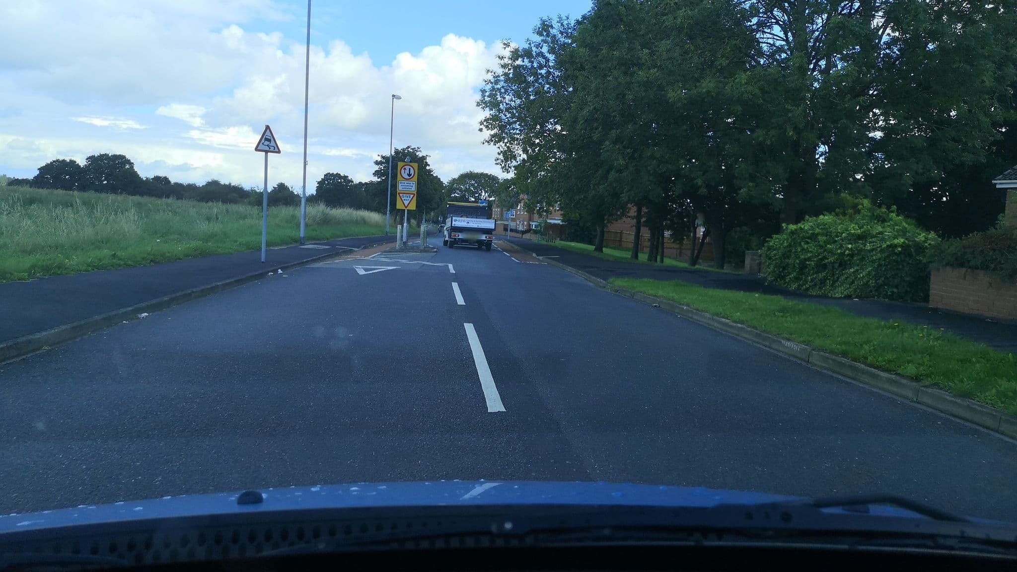 Street view near The Hunting Lodge Hotel, Horbury — © cuttlebug (CC BY-SA · Mapillary)