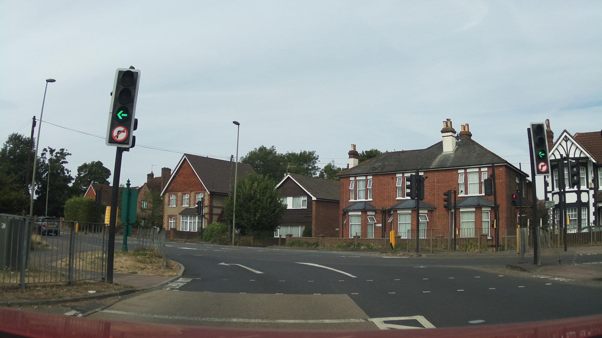 Street view near Acorn Lodge Gatwick, Horley — © southglos (CC BY-SA · Mapillary)