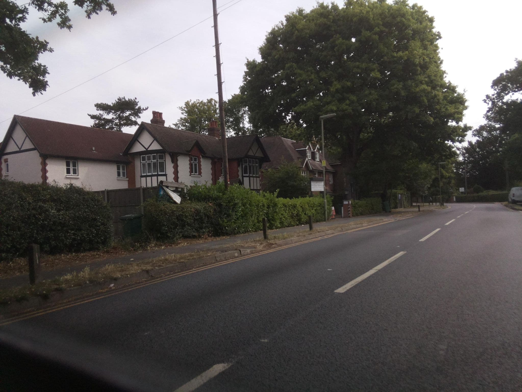Street view near Lenton Lodge Guesthouse, Horley — © southglos (CC BY-SA · Mapillary)