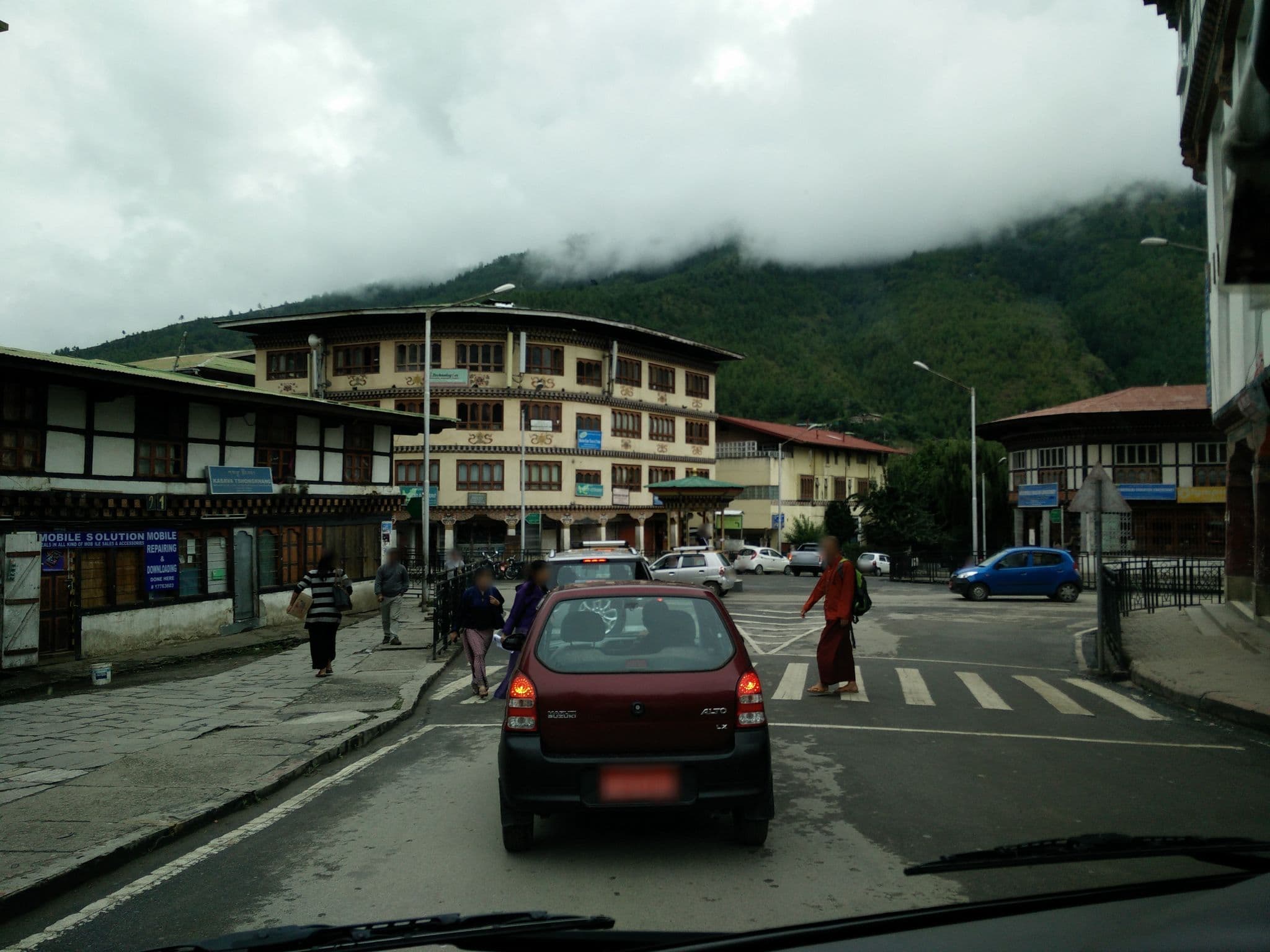 Street view near Galinkha, Thimphu