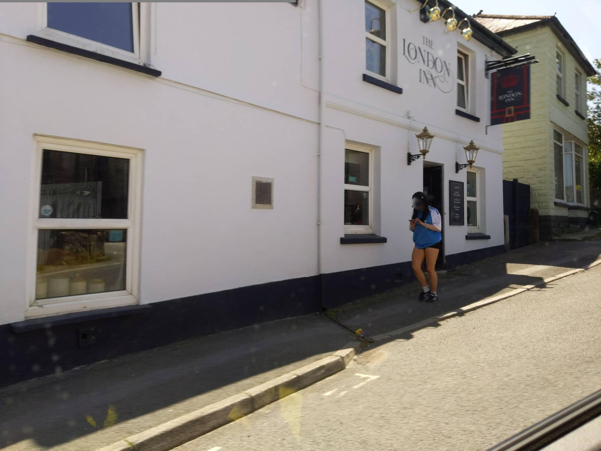 Street view near The London Inn, Horrabridge — © WaggyDog (CC BY-SA · Mapillary)