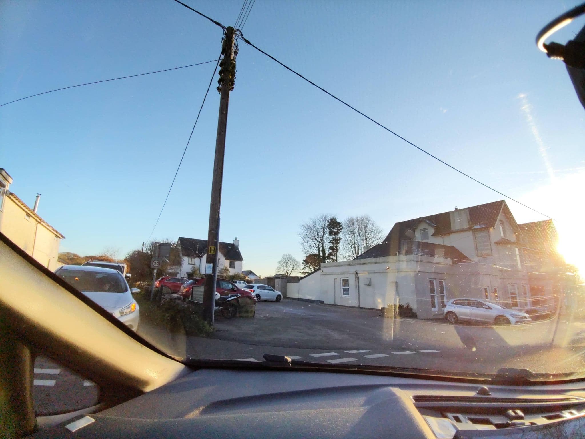 Street view near The Burrator Inn, Yelverton — © WaggyDog (CC BY-SA · Mapillary)