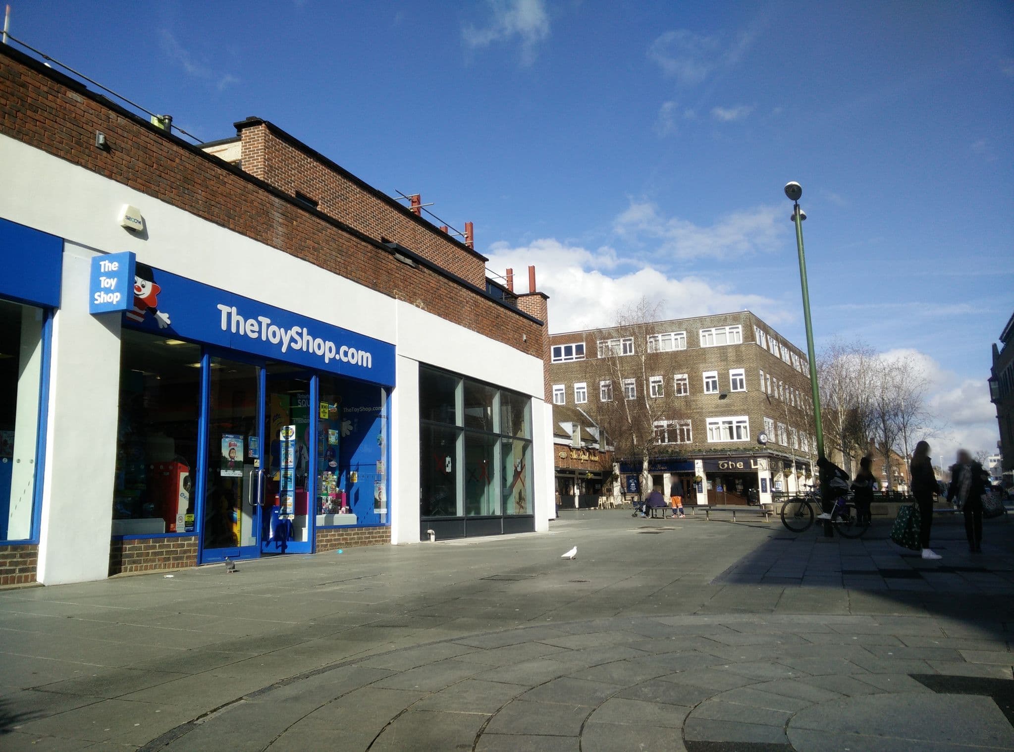 Street view near Travelodge Horsham Central, Horsham — © matt_ellery (CC BY-SA · Mapillary)