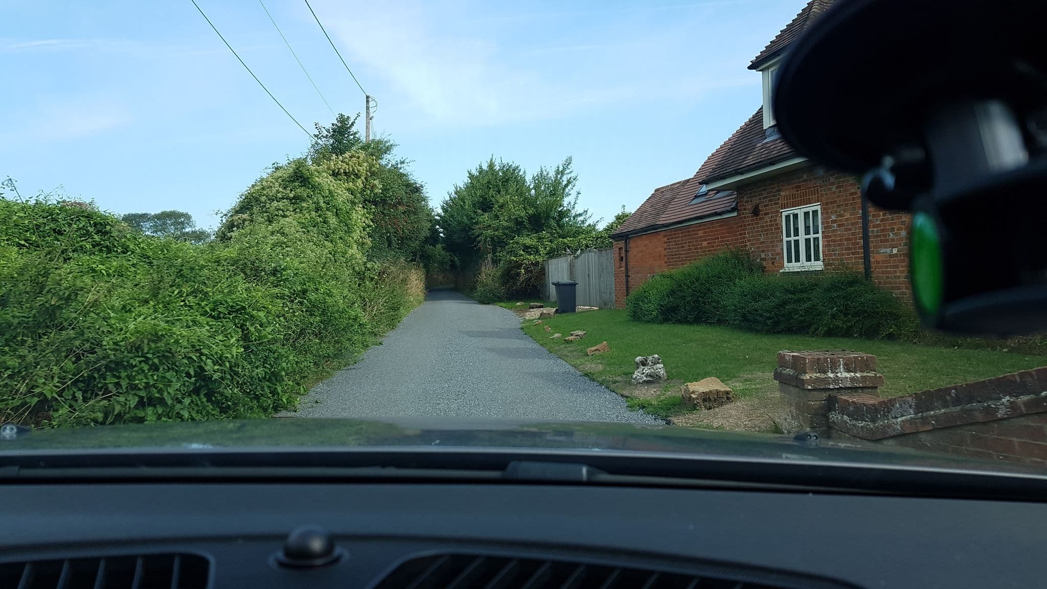 Street view near Thatched Cottage, Kintbury — © themadcabbie (CC BY-SA · Mapillary)