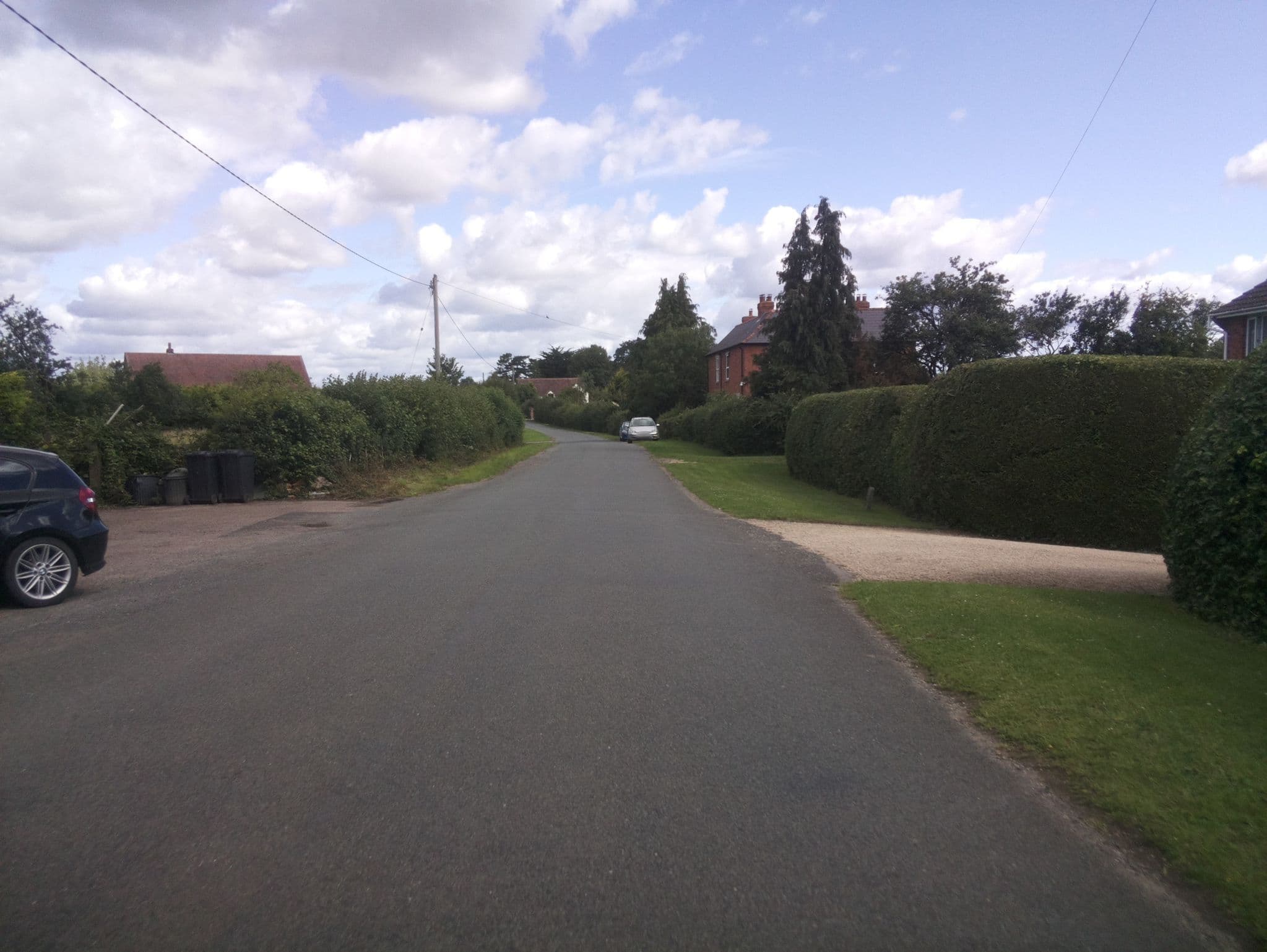 Street view near Oakle Street Hotel, Huntley — © southglos (CC BY-SA · Mapillary)