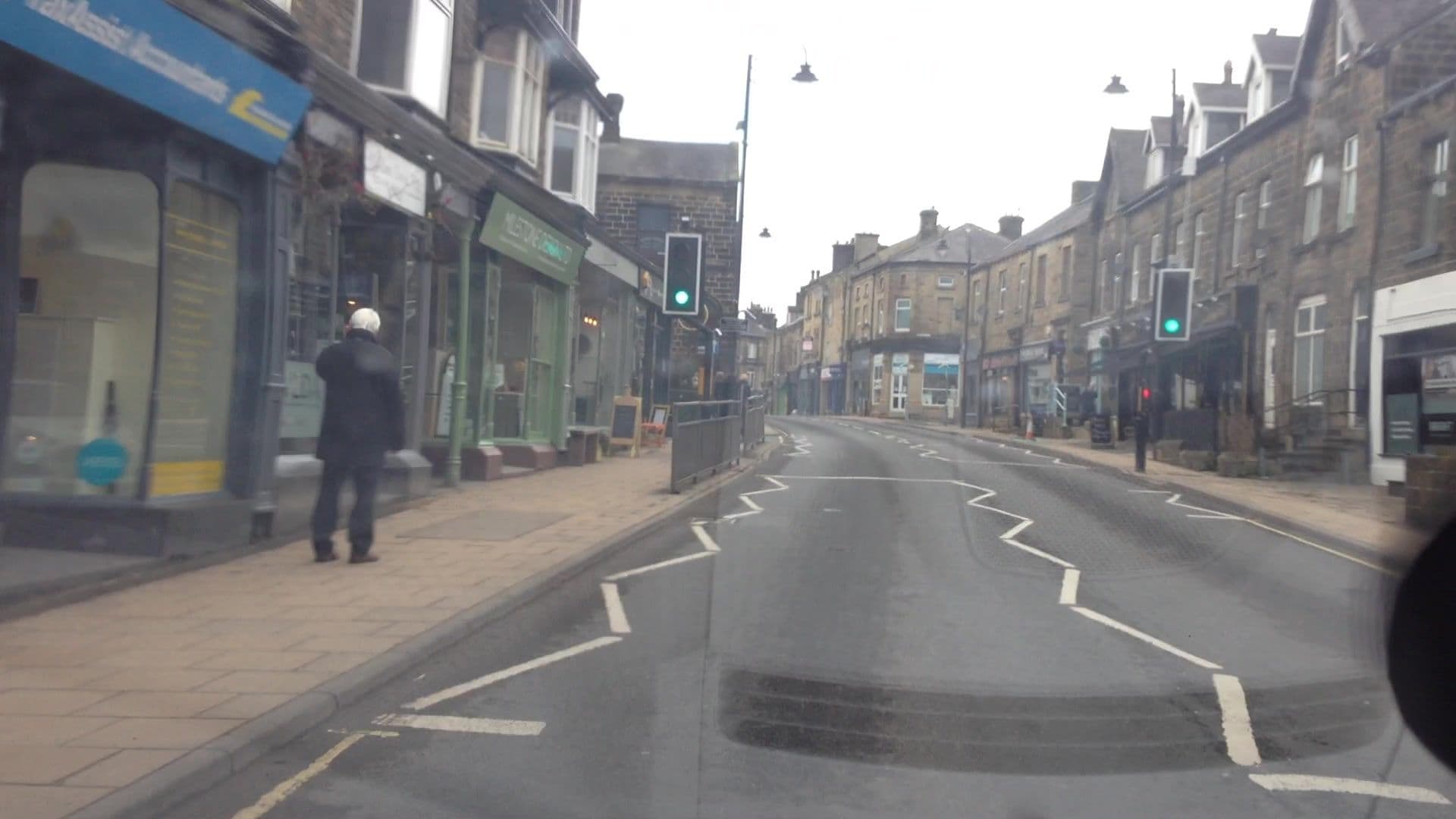 Street view near No 35 Town House Accommodation, Ilkley — © lvl5 (CC BY-SA · Mapillary)