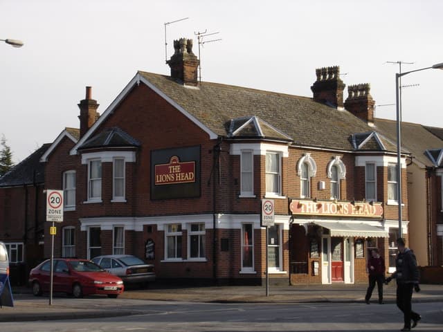 The Old Times Guest House (via Wikimedia Commons, CC BY-SA 2.0)