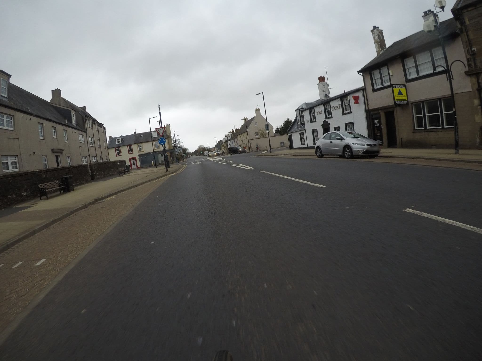 Street view near Turf Hotel Irvine, Irvine — © mfk (CC BY-SA · Mapillary)